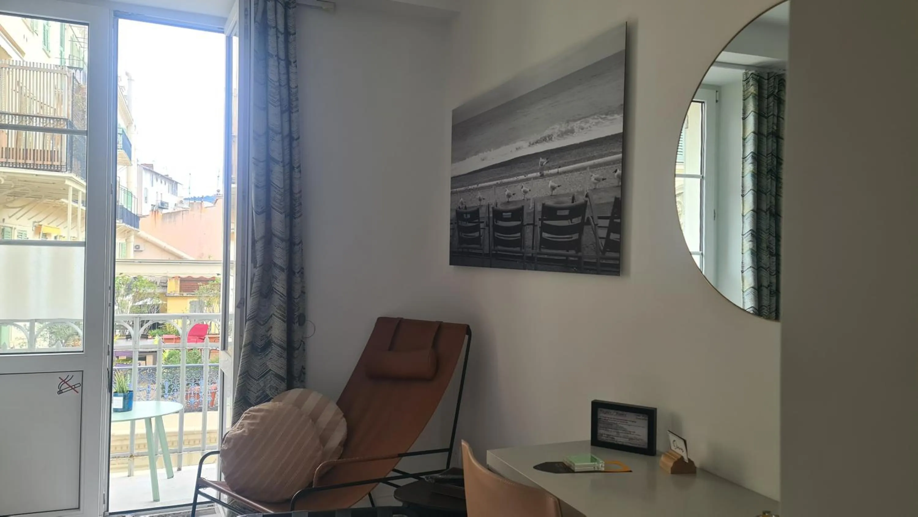 Balcony/Terrace in Le Petit Trianon et le Charme des Suites