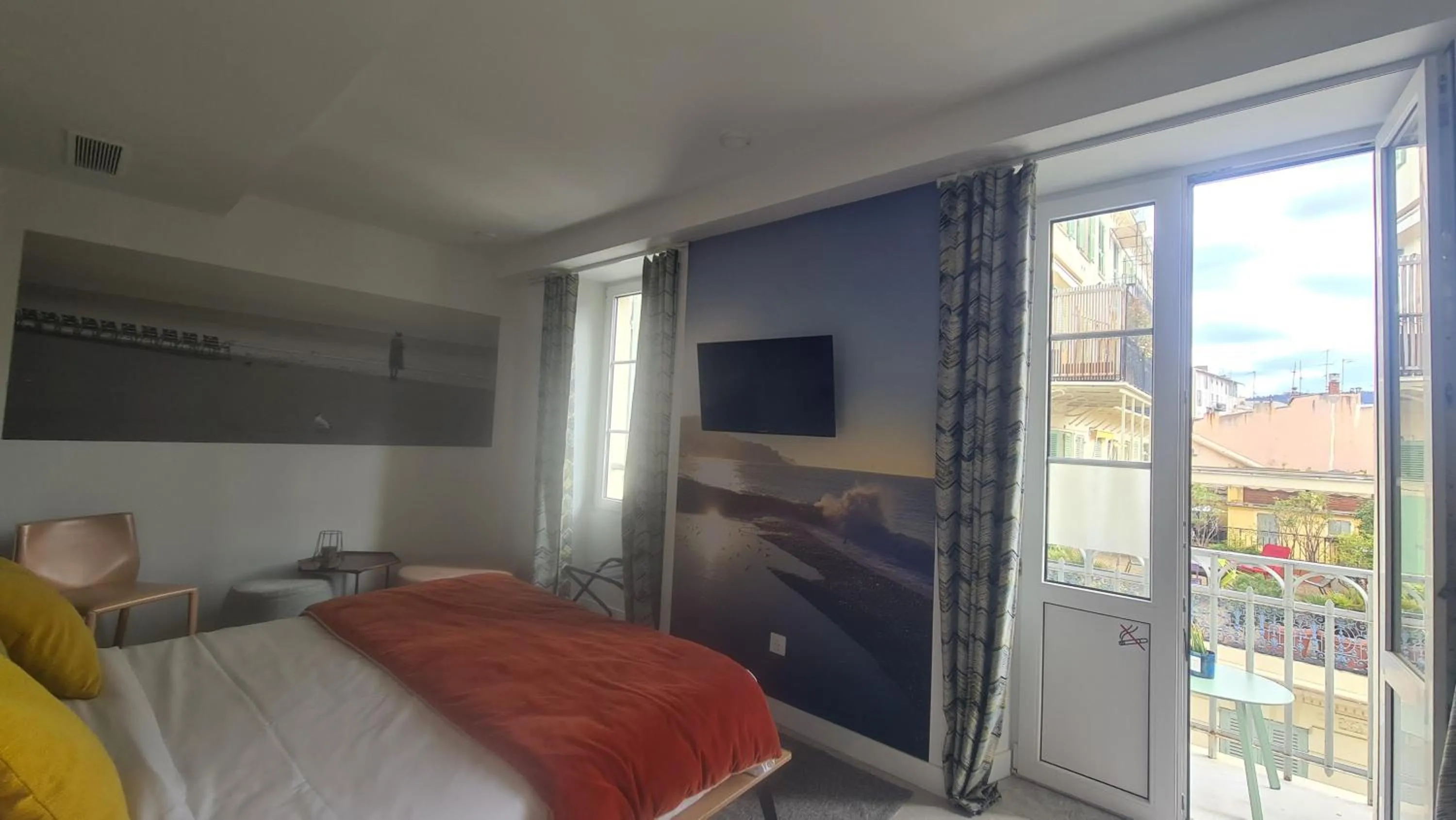 Bed in Le Petit Trianon et le Charme des Suites