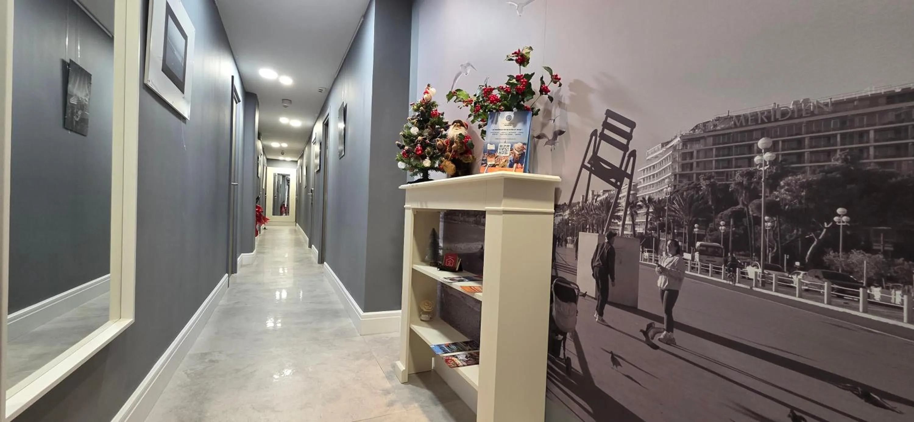 Facade/entrance in Le Petit Trianon et le Charme des Suites