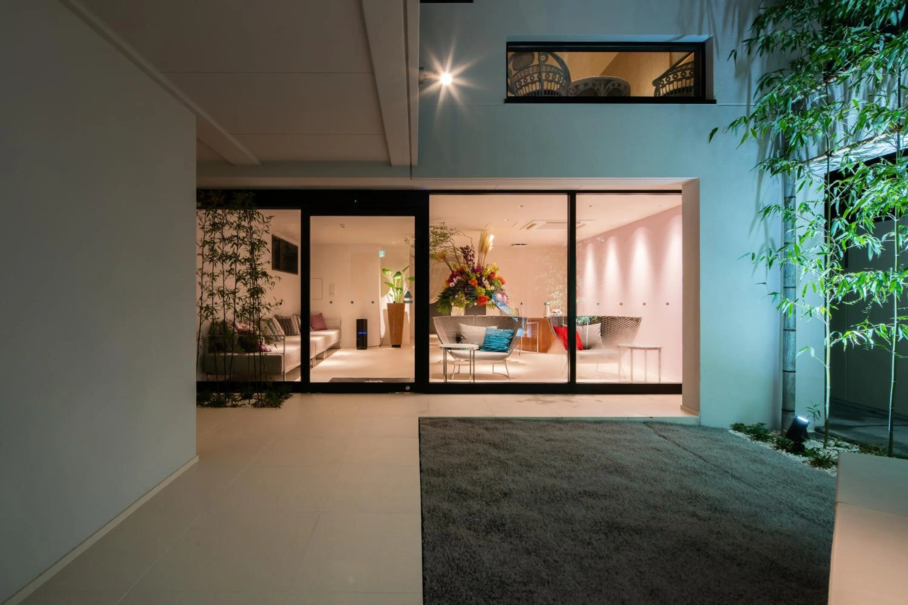 Facade/entrance in La Viola