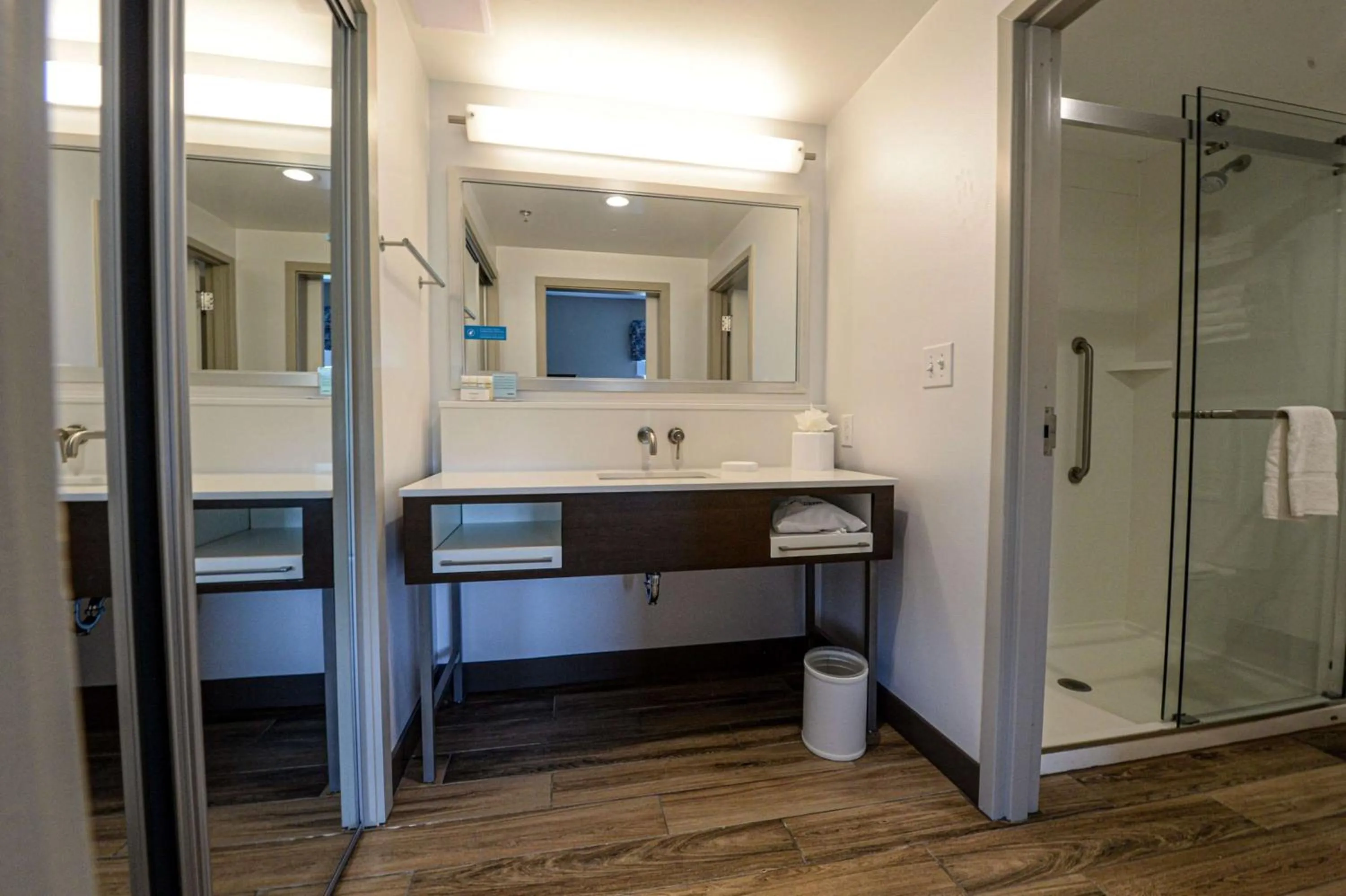 Bathroom in Hampton Inn & Suites Lenoir, NC