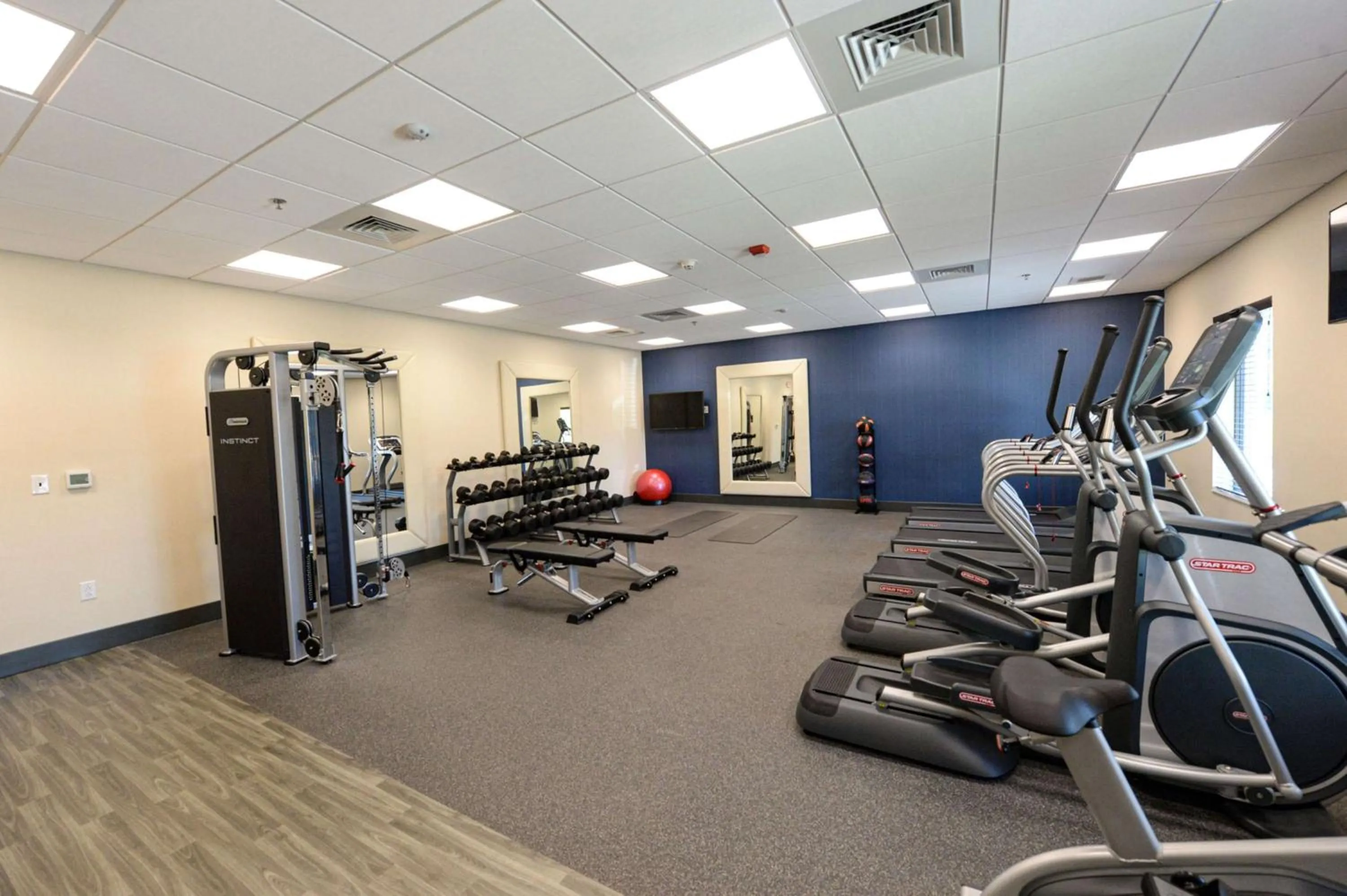 Fitness centre/facilities in Hampton Inn & Suites Lenoir, NC