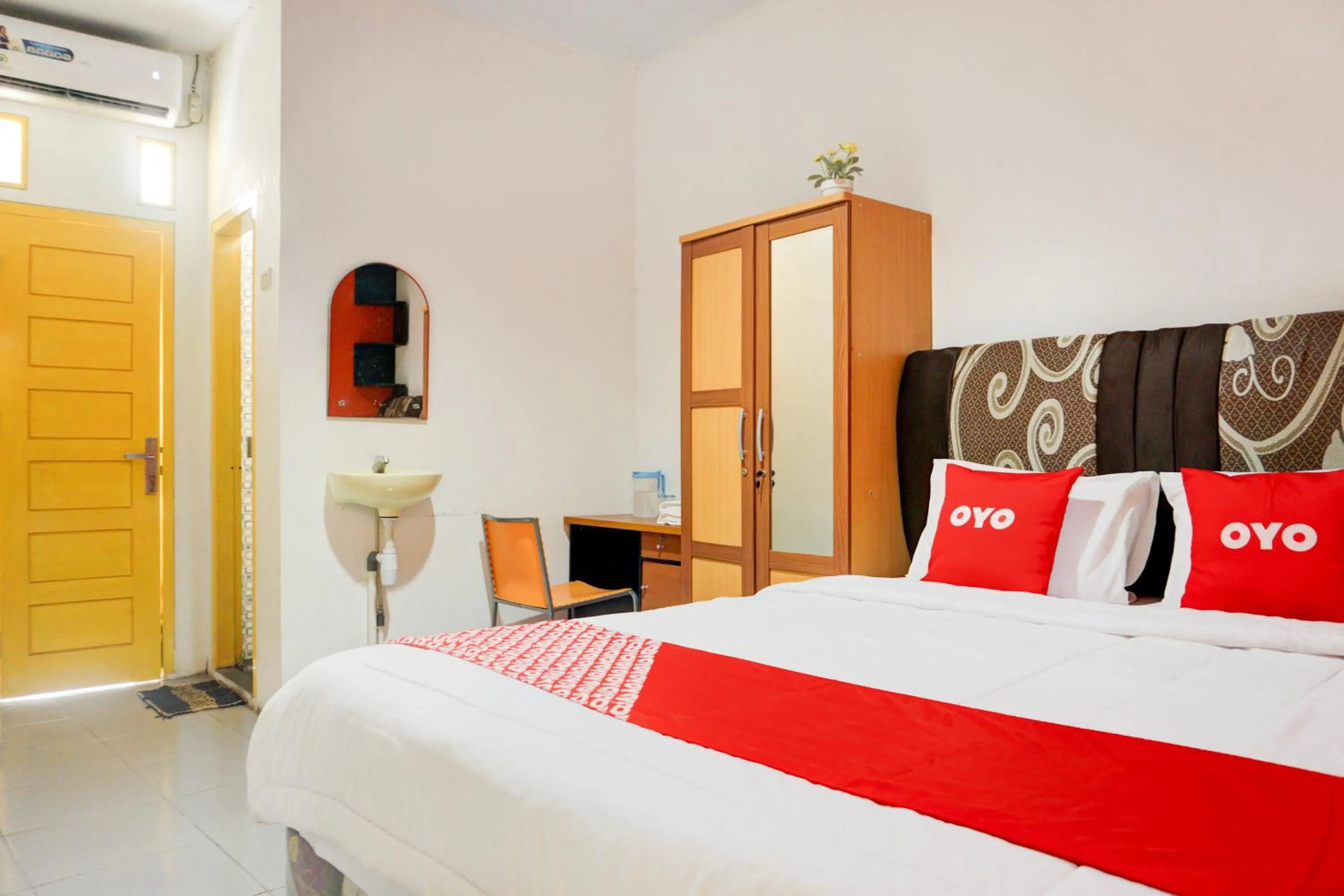 Bed in Hotel O Bandar Lampung Near Gor Saburai Formerly Omah Anakku