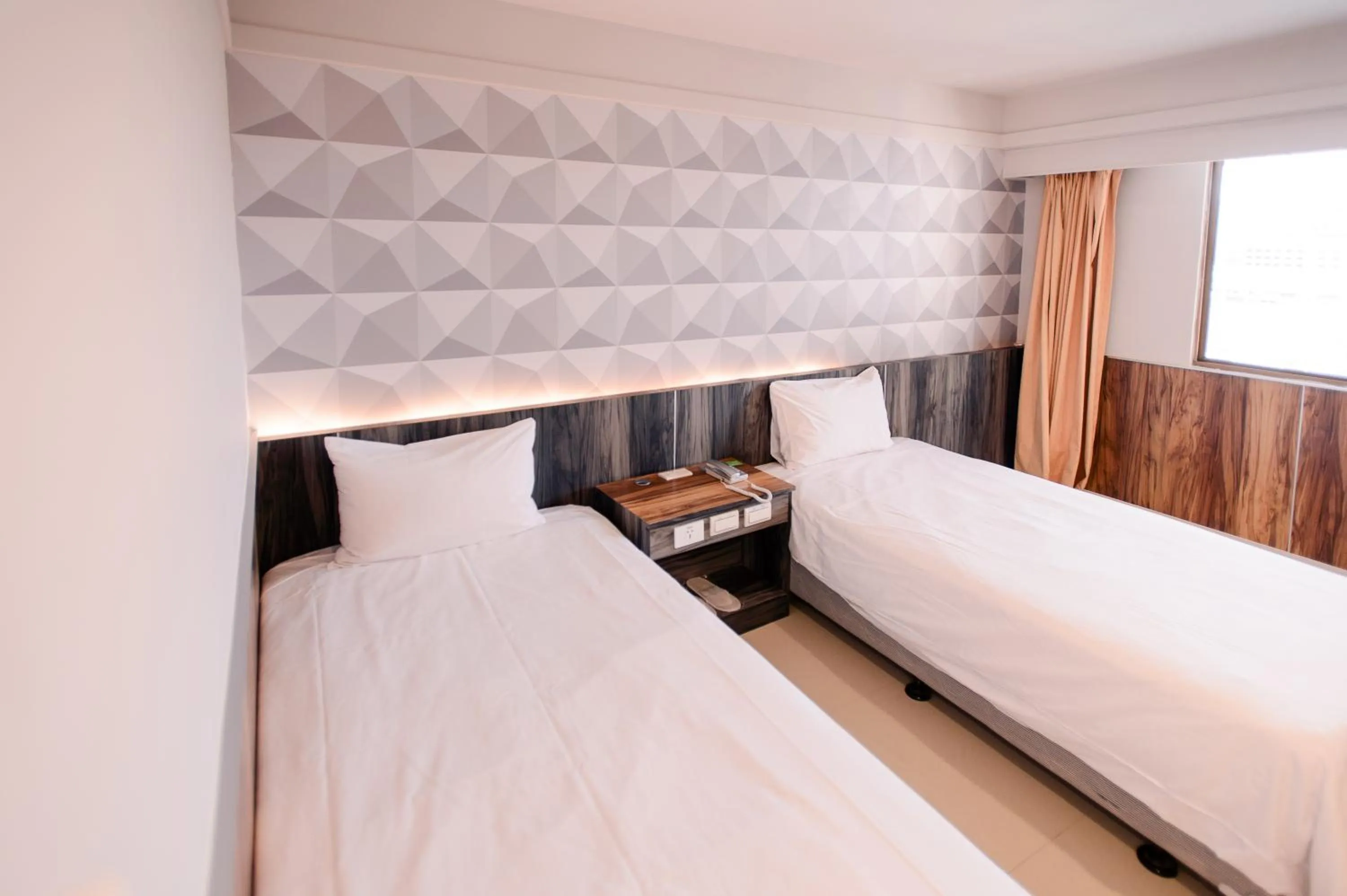 Bed in KIWI-Taichung Station Branch 1