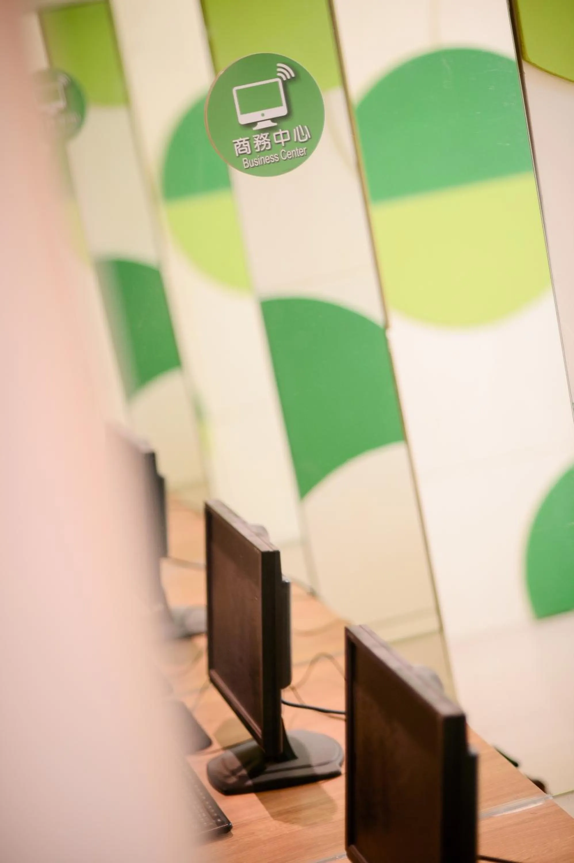 Business facilities in KIWI-Taichung Station Branch 1