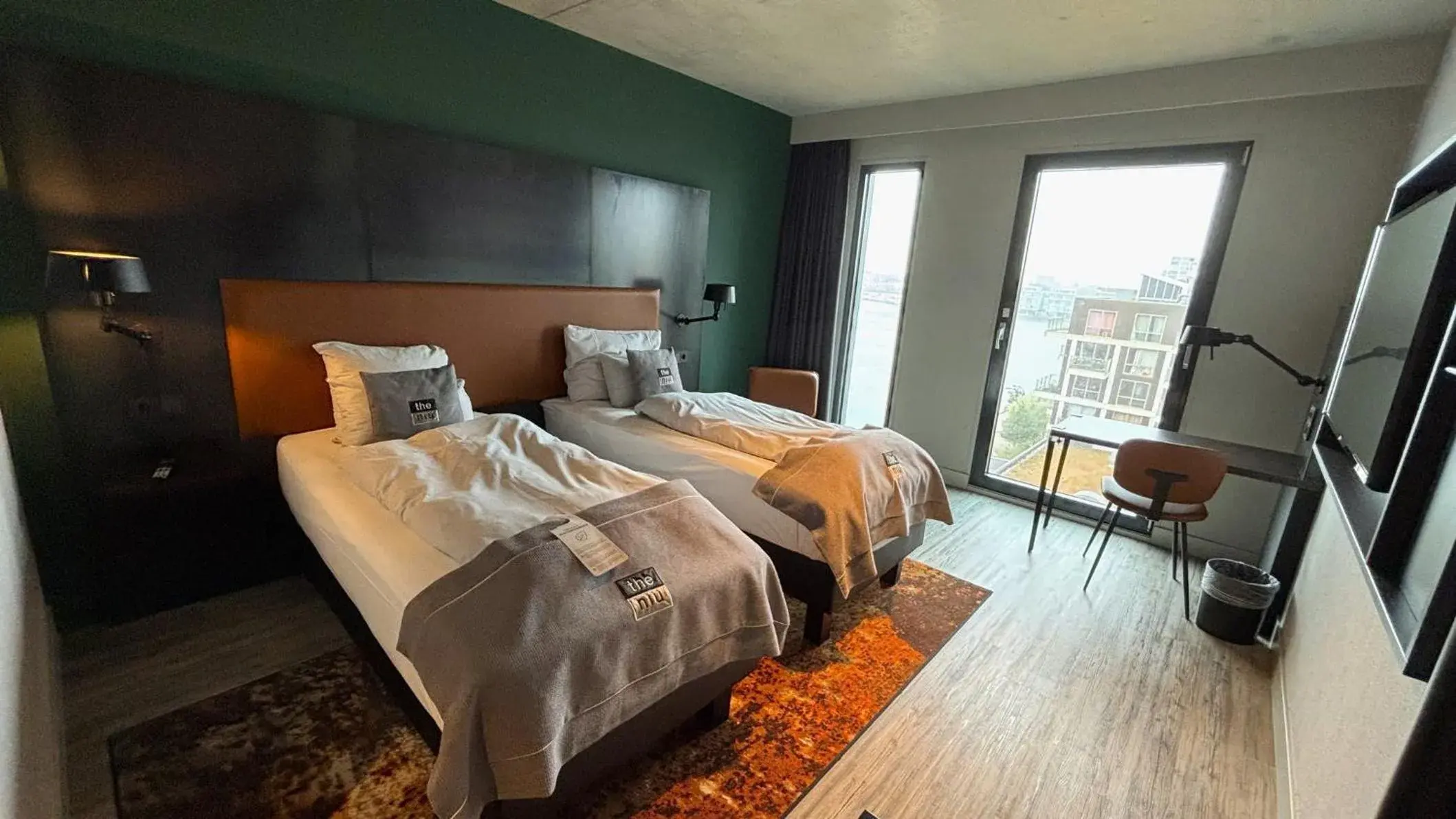 Standard Room in Holiday Inn - the niu, Fender Amsterdam Standard Room in Holiday Inn - the niu, Fender Amsterdam