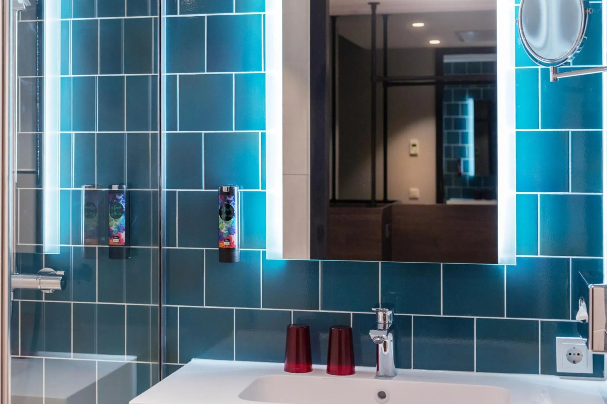 Bathroom in Holiday Inn - the niu, Fender Amsterdam