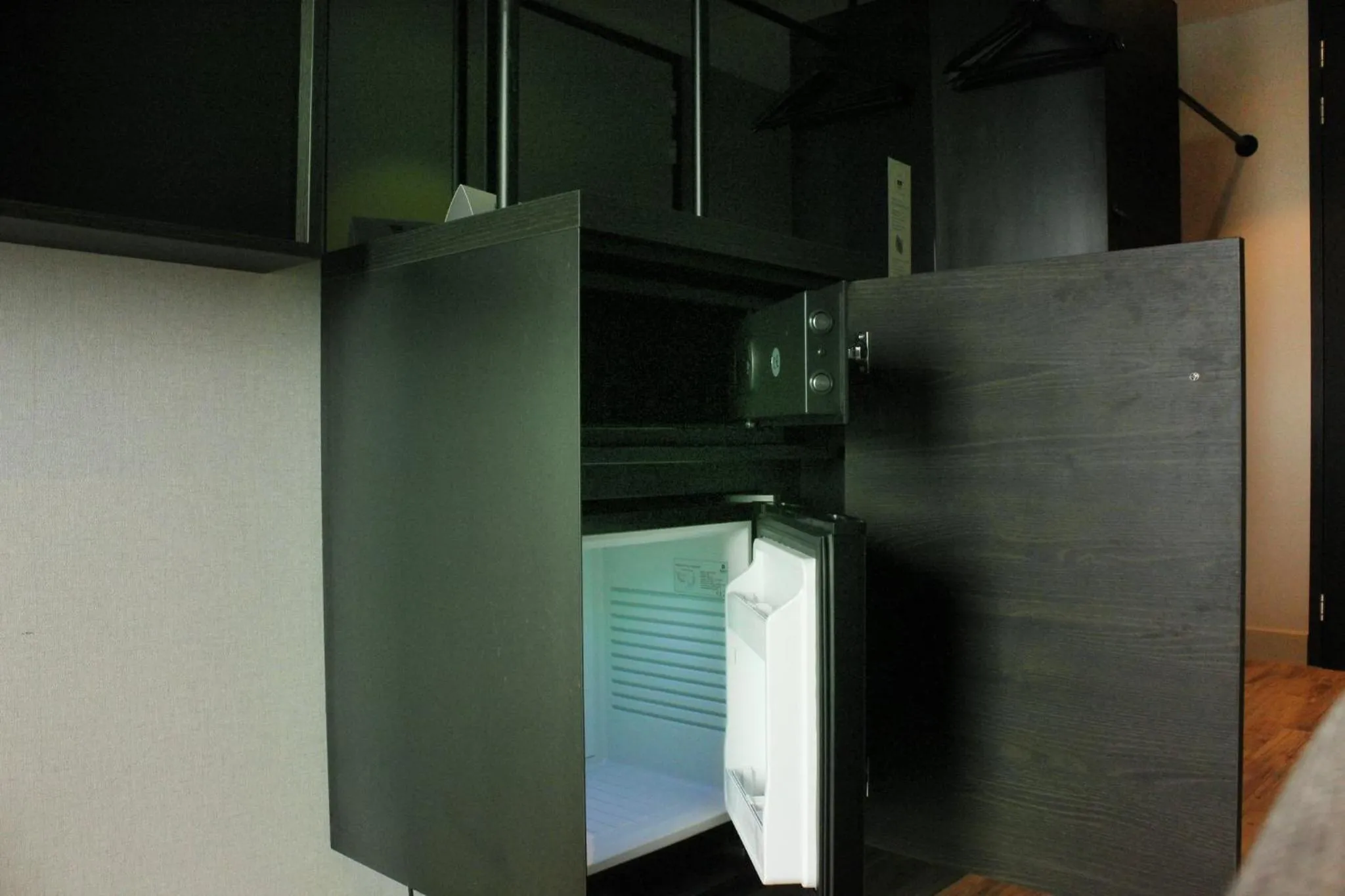 Photo of the whole room in Holiday Inn - the niu, Fender Amsterdam