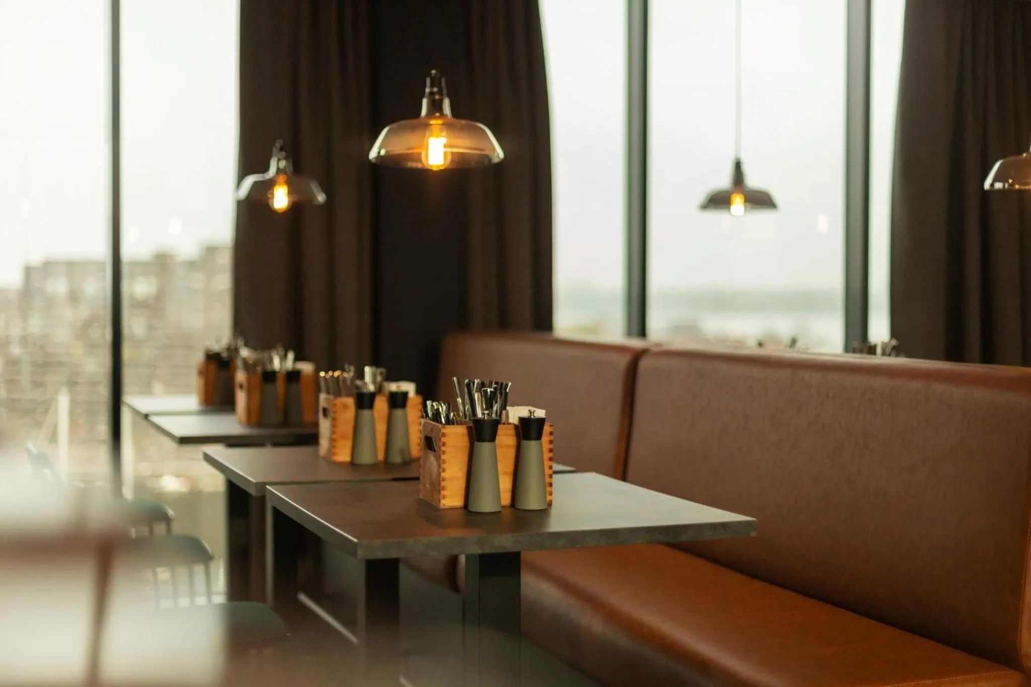 Breakfast in Holiday Inn - the niu, Fender Amsterdam