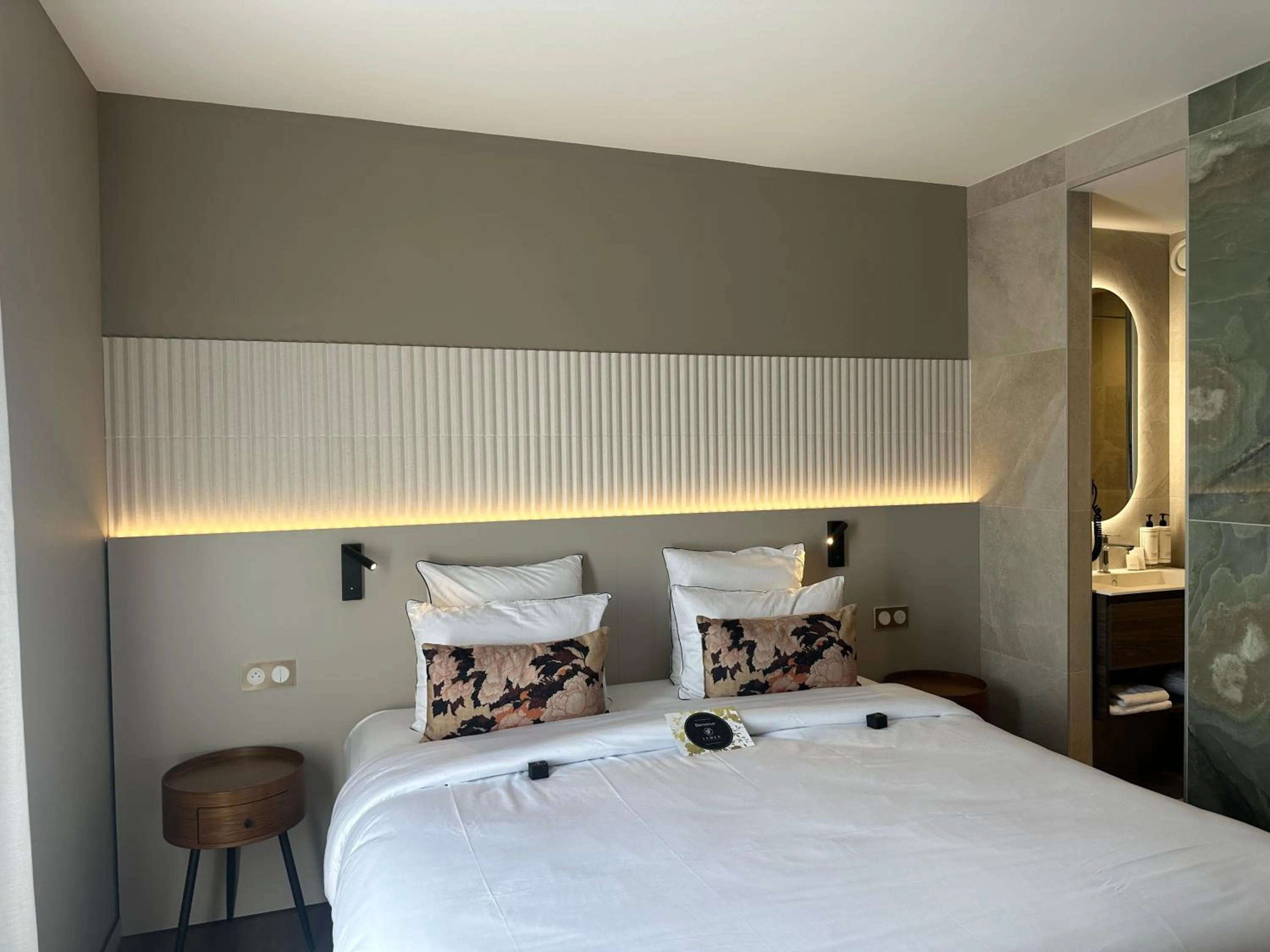 Bed in James Vignoble Hôtel, Eguisheim