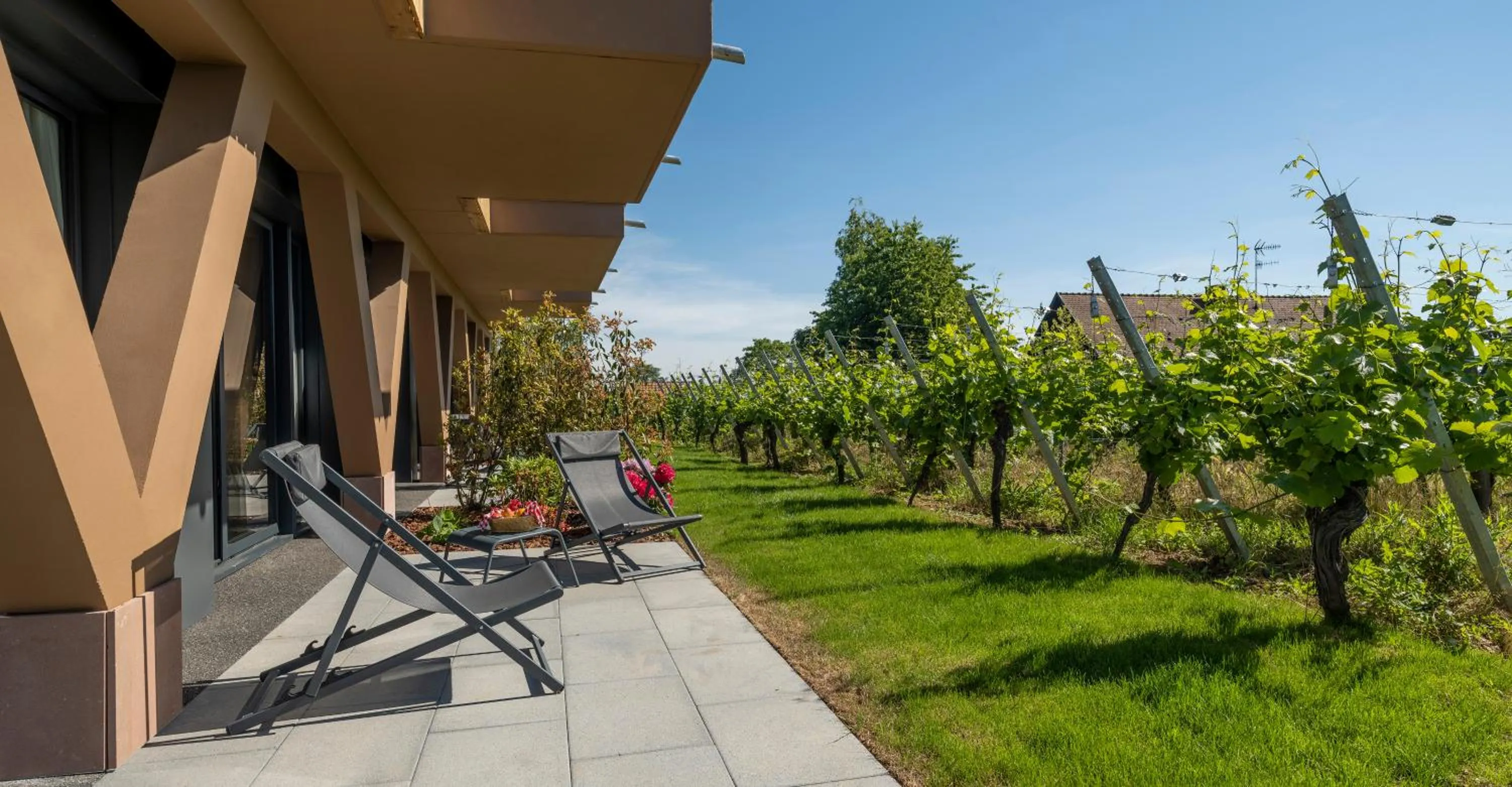 Patio in James Vignoble Hôtel, Eguisheim