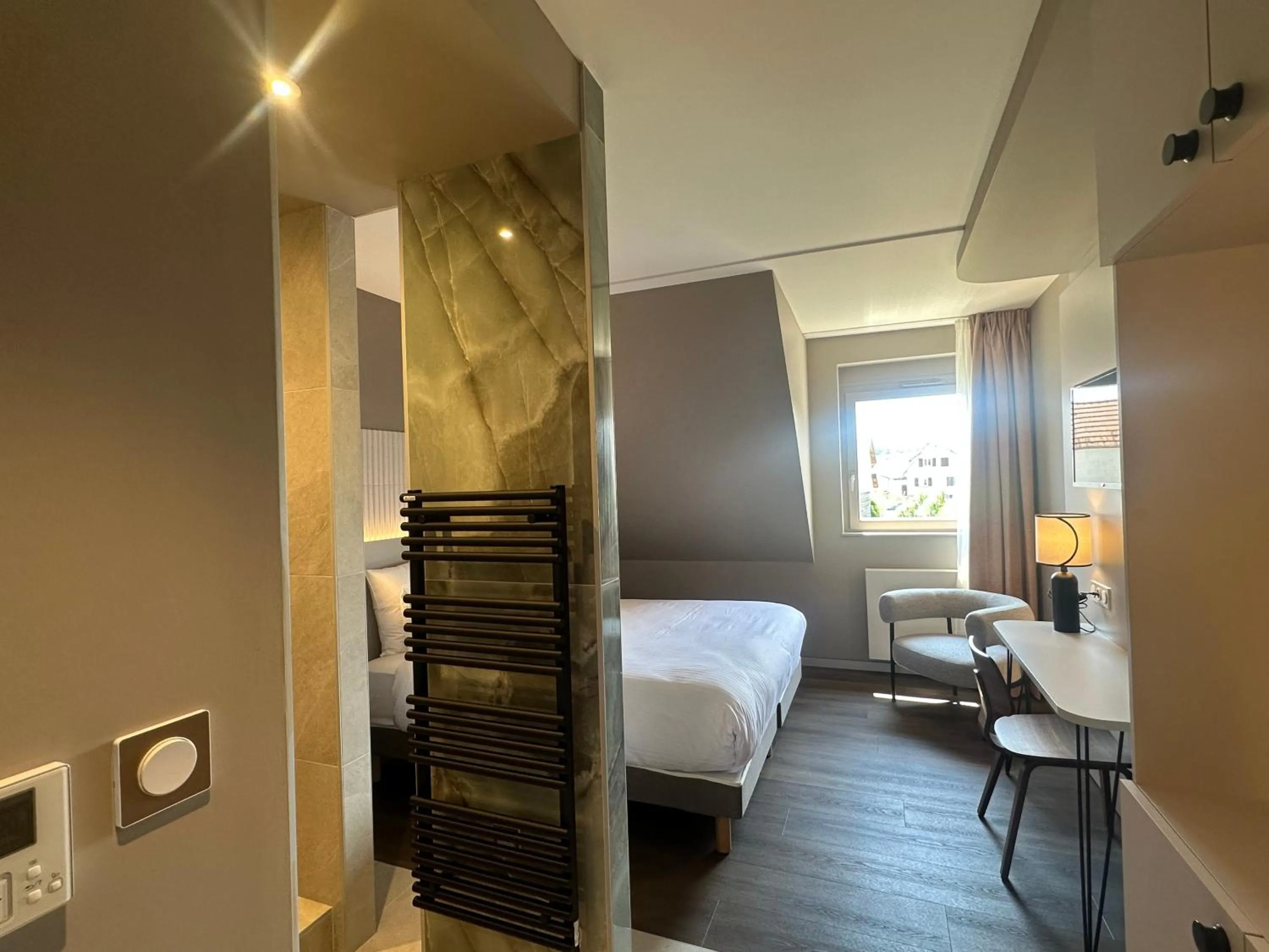 Bed in James Vignoble Hôtel, Eguisheim