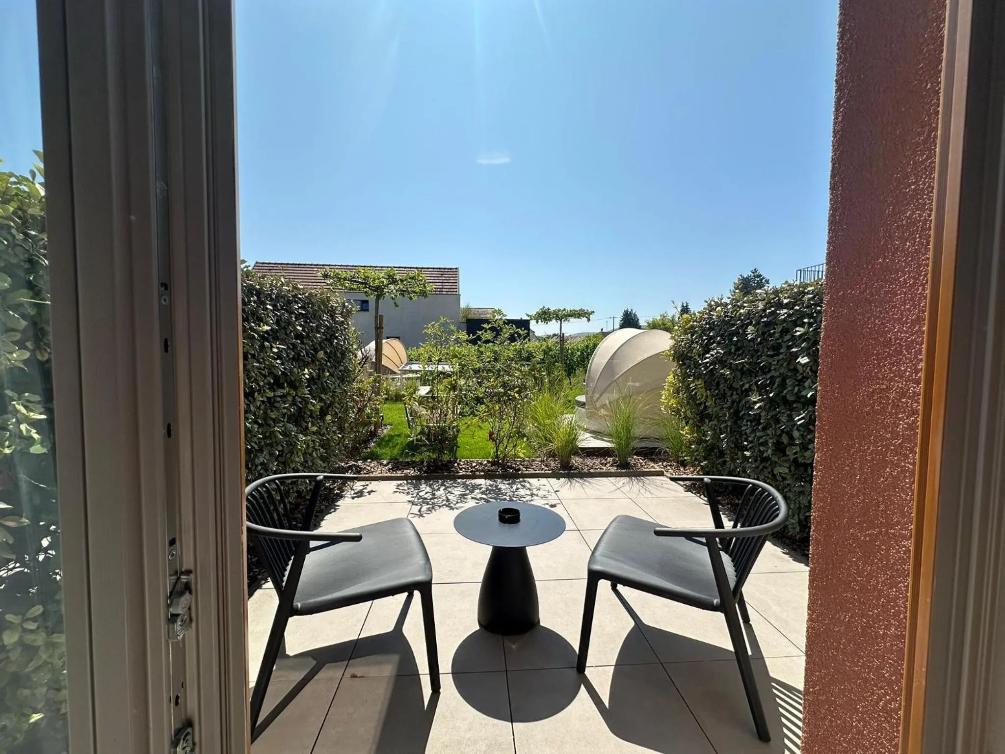 Patio in James Vignoble Hôtel, Eguisheim