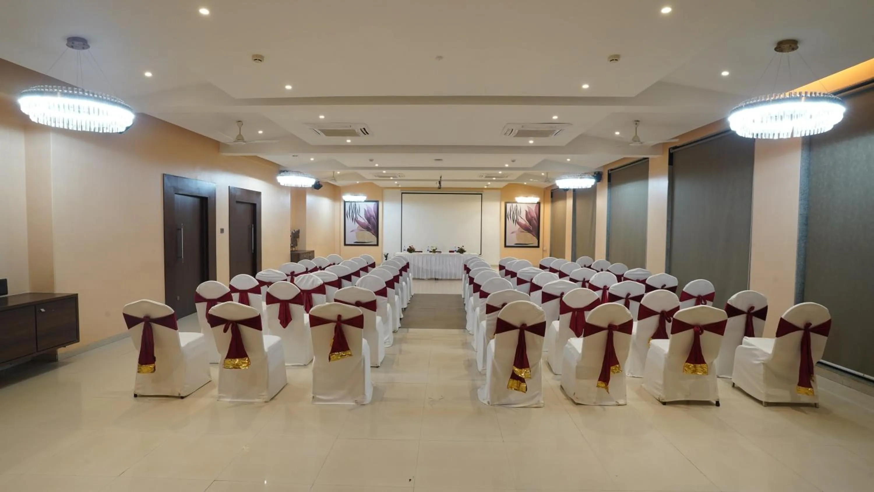 Banquet/Function facilities in 7 Apple Resort, Lonavala