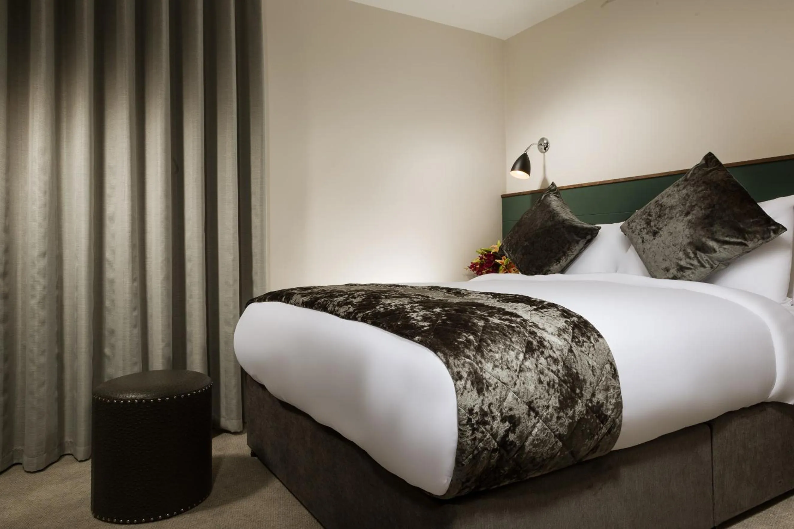 Photo of the whole room, Bed in No 9 Rathgar