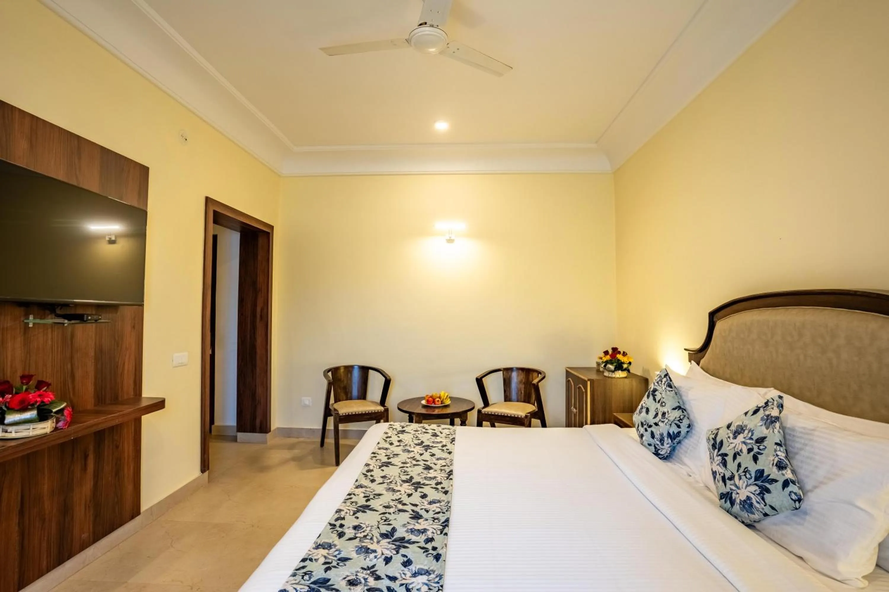 Bed in JuSTa Alwarbagh Sariska