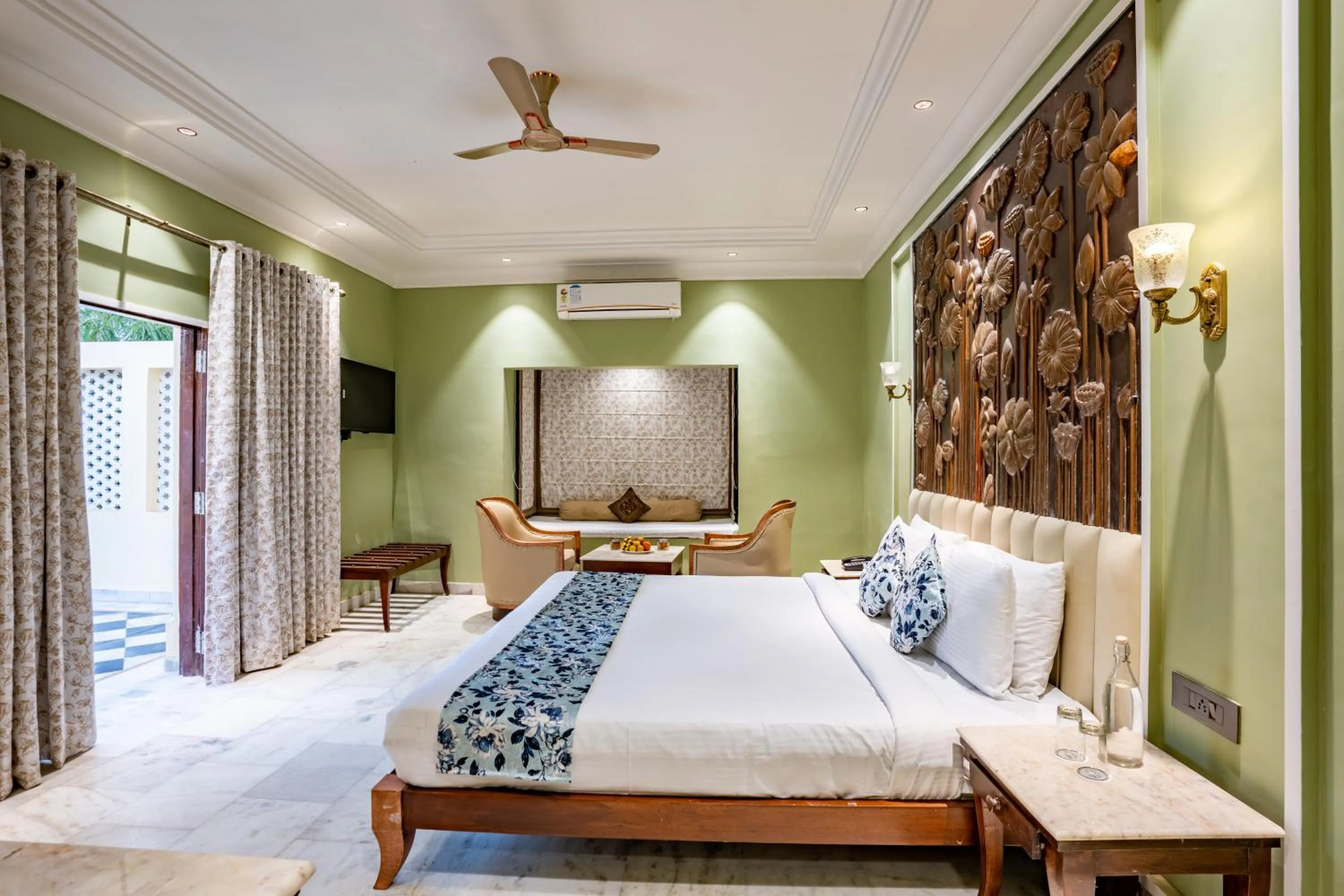 Photo of the whole room, Bed in JuSTa Alwarbagh Sariska