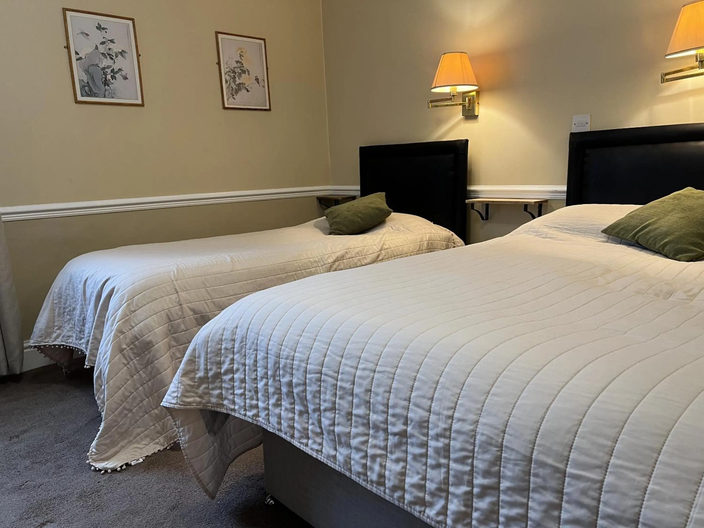 Bedroom, Bed in Royal Oak Hotel, Garstang