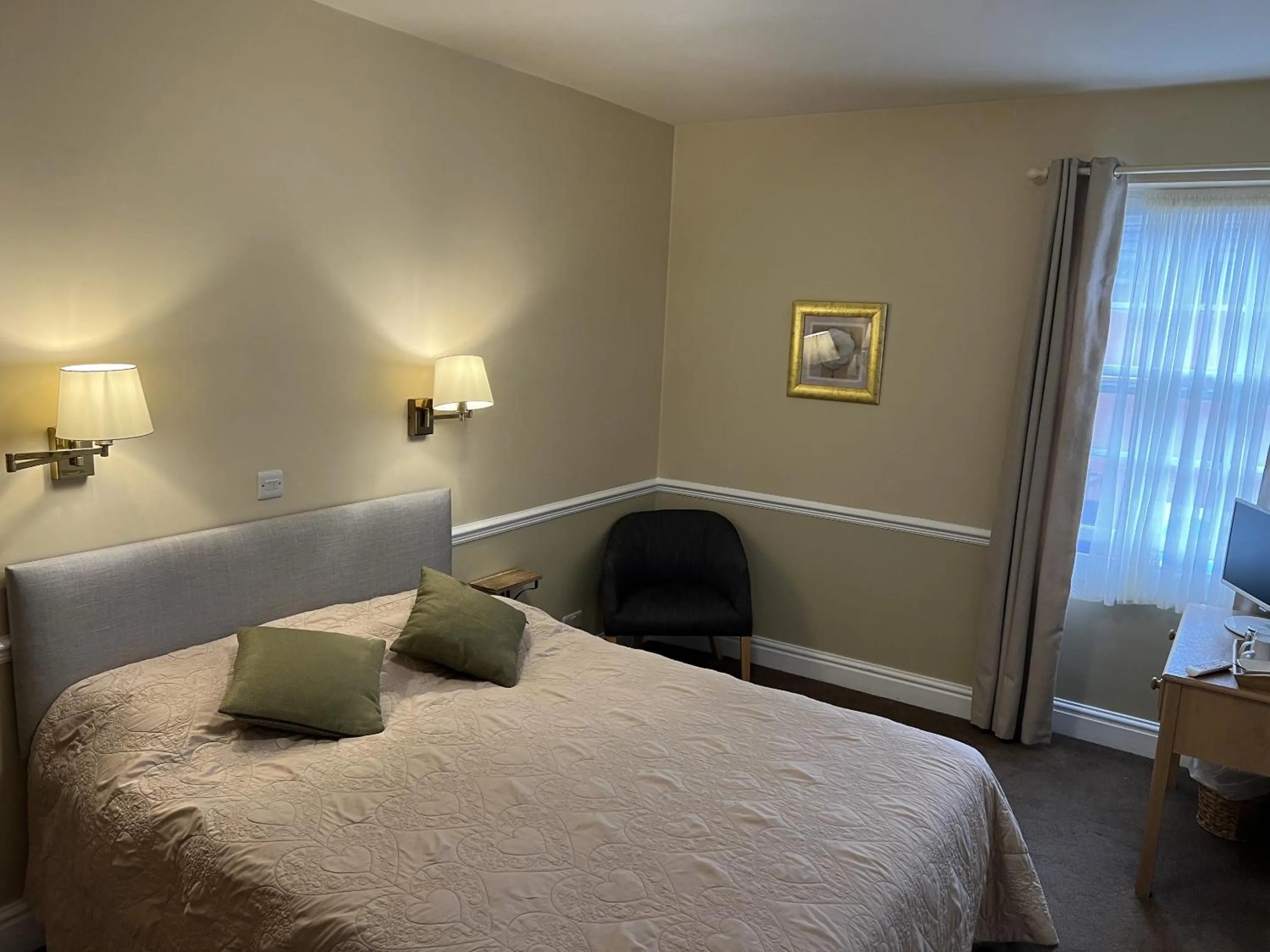 Bedroom, Bed in Royal Oak Hotel, Garstang