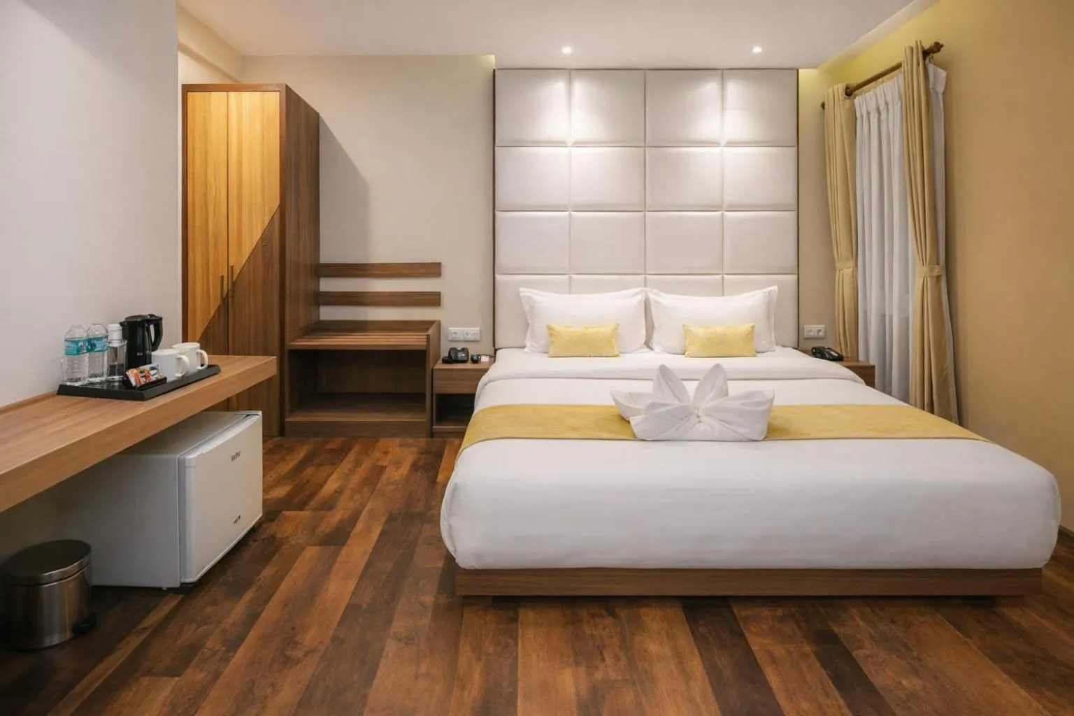 Bedroom, Bed in Hotel Bihani