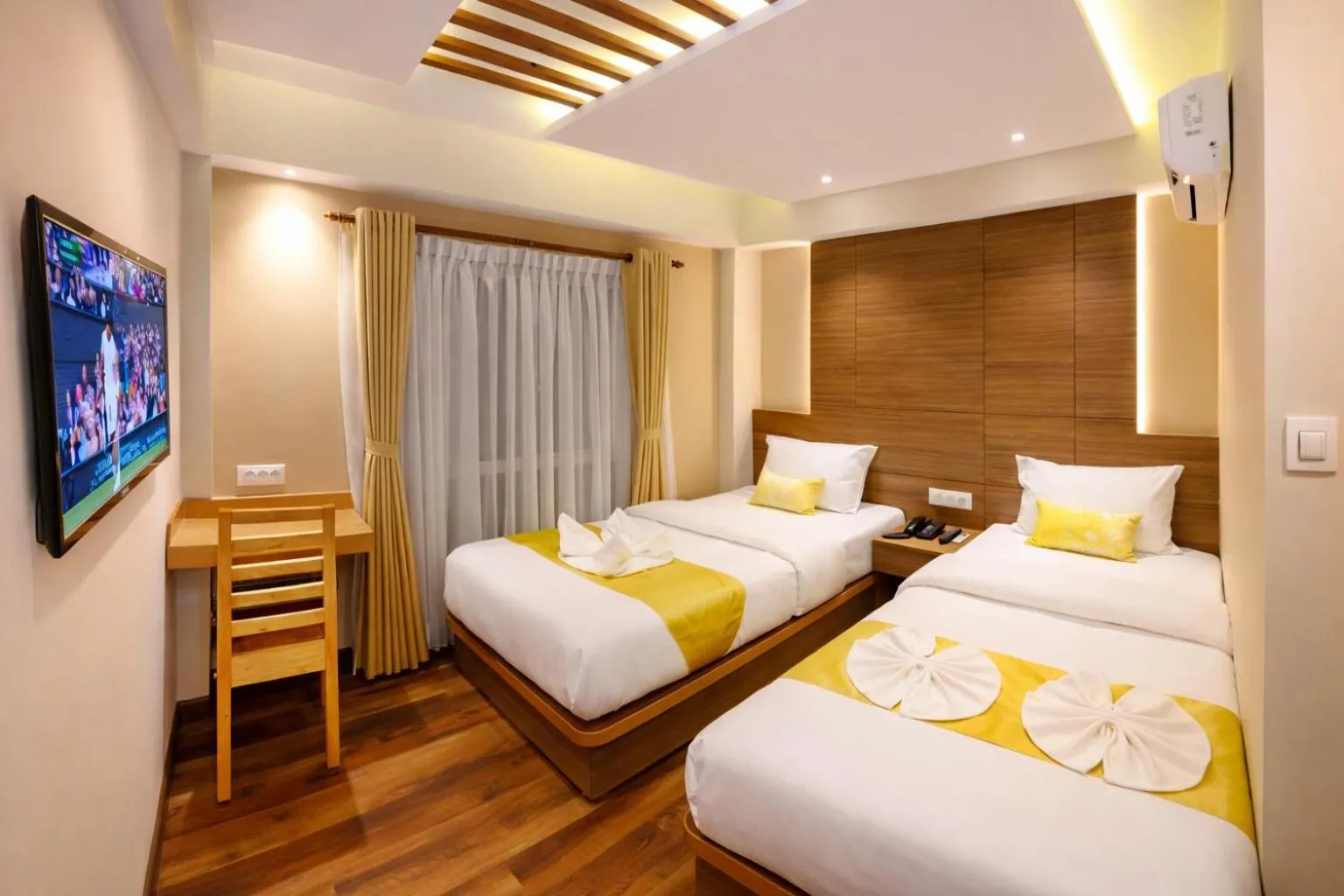 Bedroom, Bed in Hotel Bihani