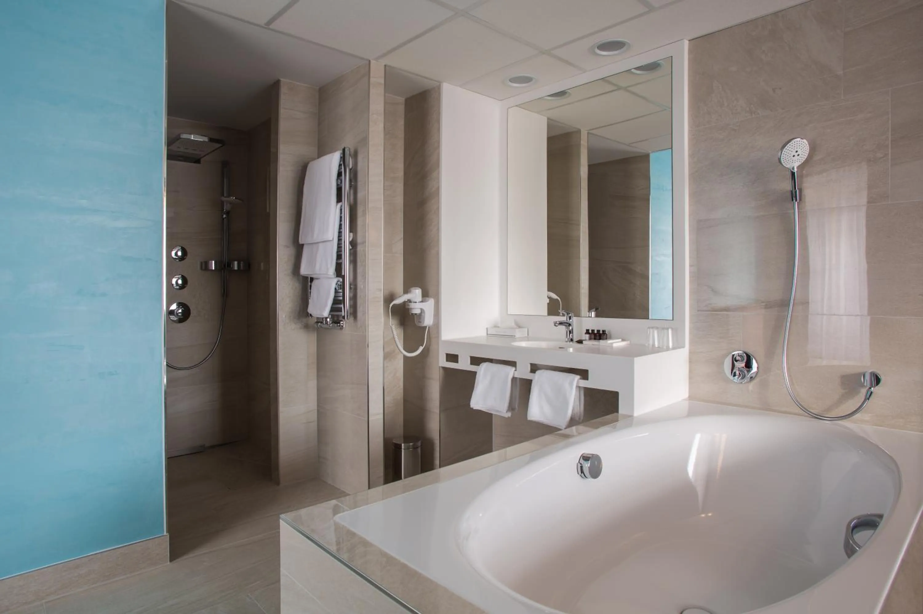 Shower in Hotel Galatea