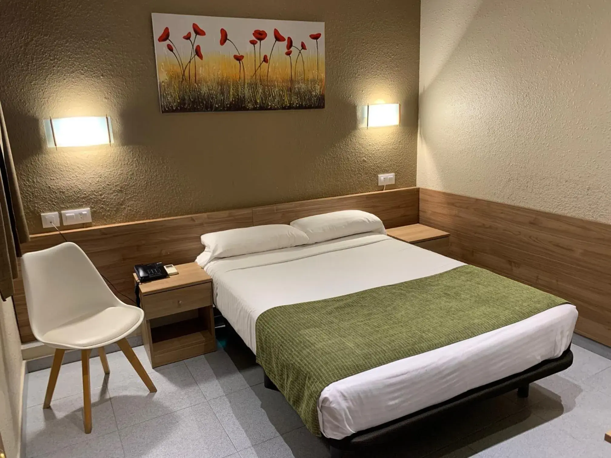 Double Room in Hostal Iznájar Barcelona Double Room in Hostal Iznájar Barcelona