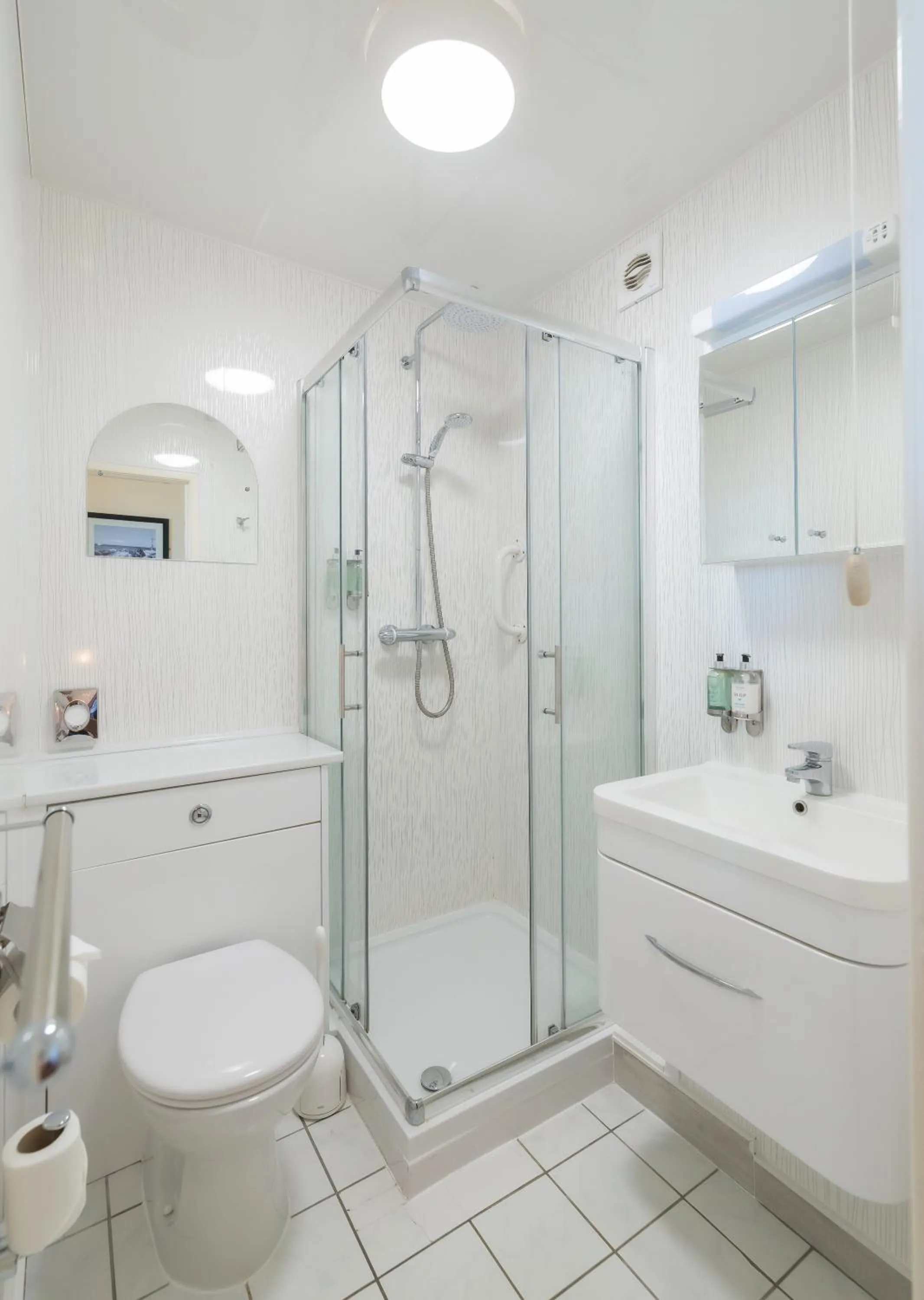 Shower in Cliftonville Hotel