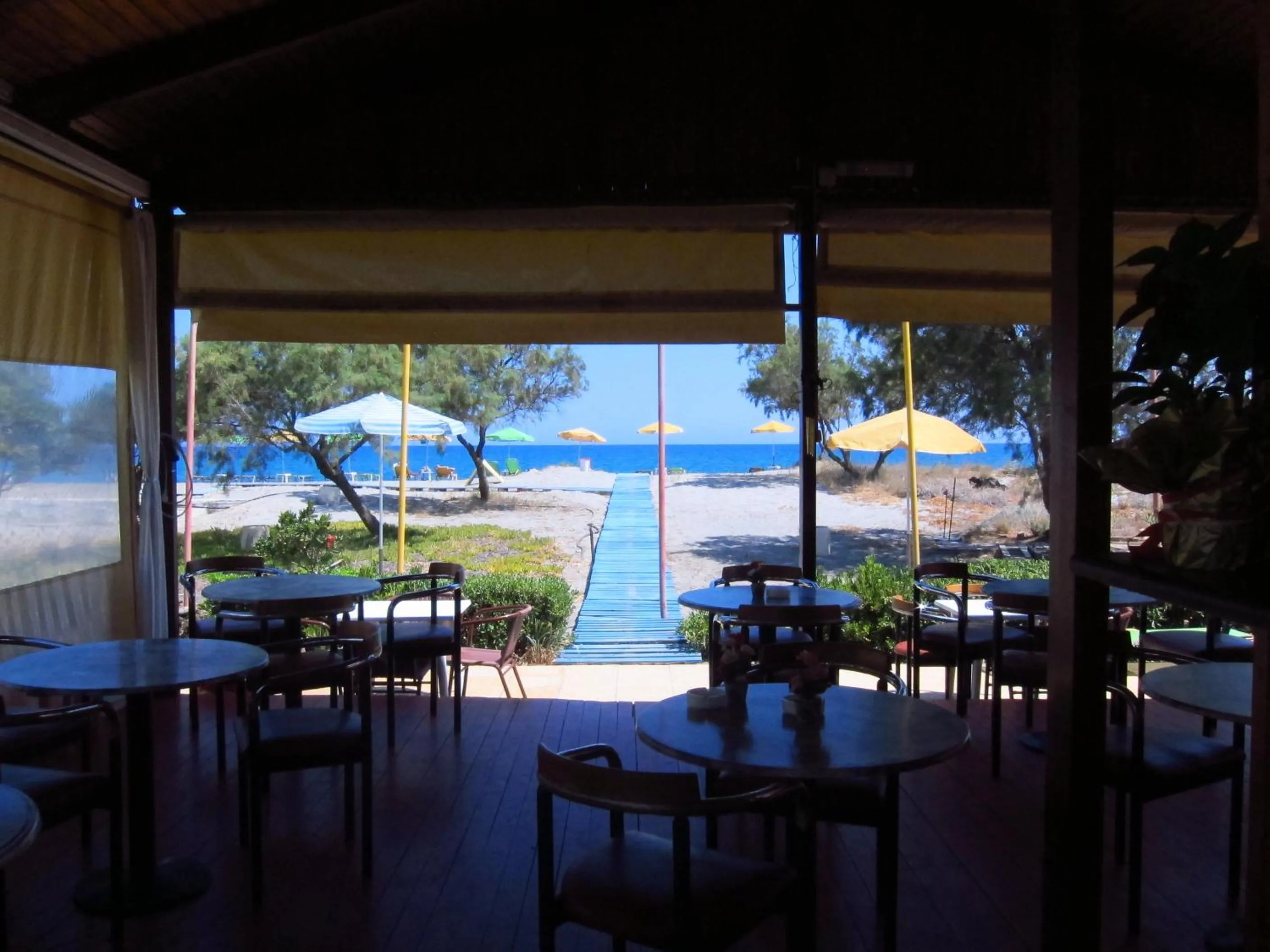 Restaurant/places to eat in Baladinos Apartments