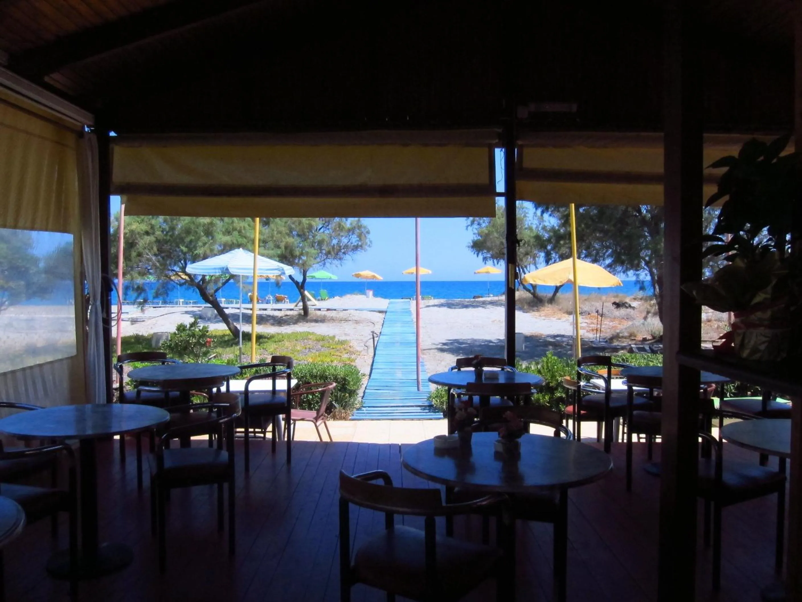 Restaurant/places to eat in Baladinos Apartments