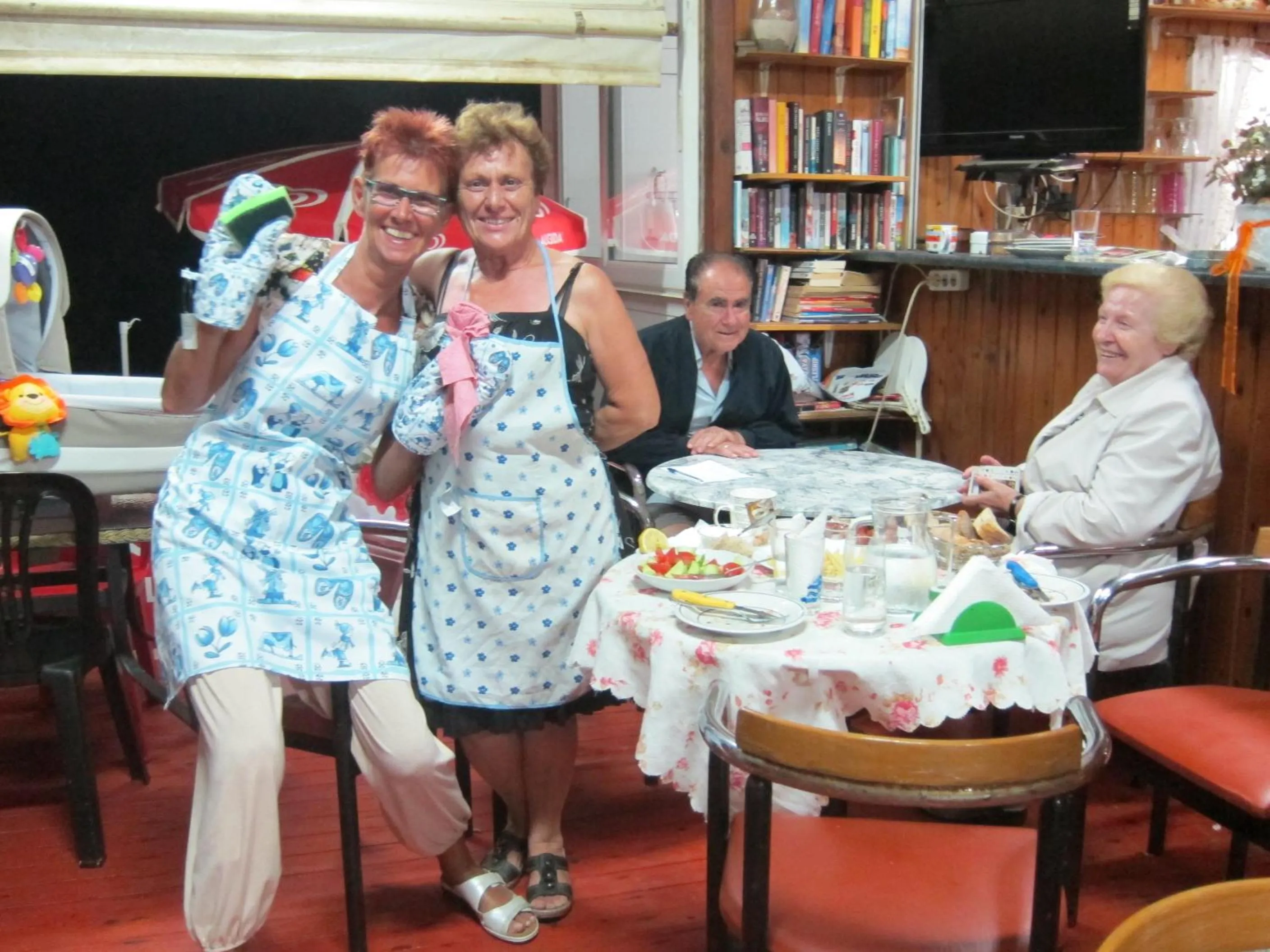 Restaurant/places to eat in Baladinos Apartments