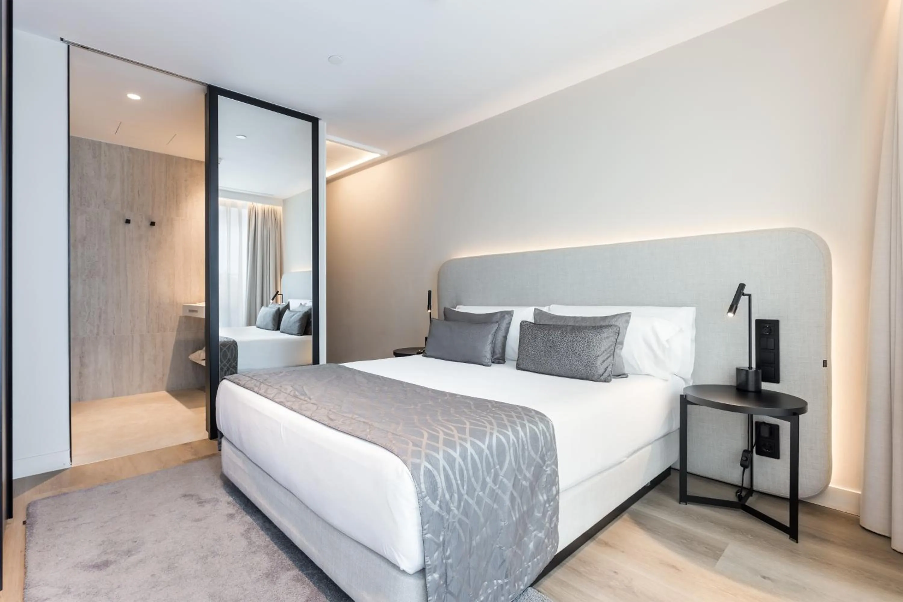 Bed in Hotel Royal Passeig de Gracia