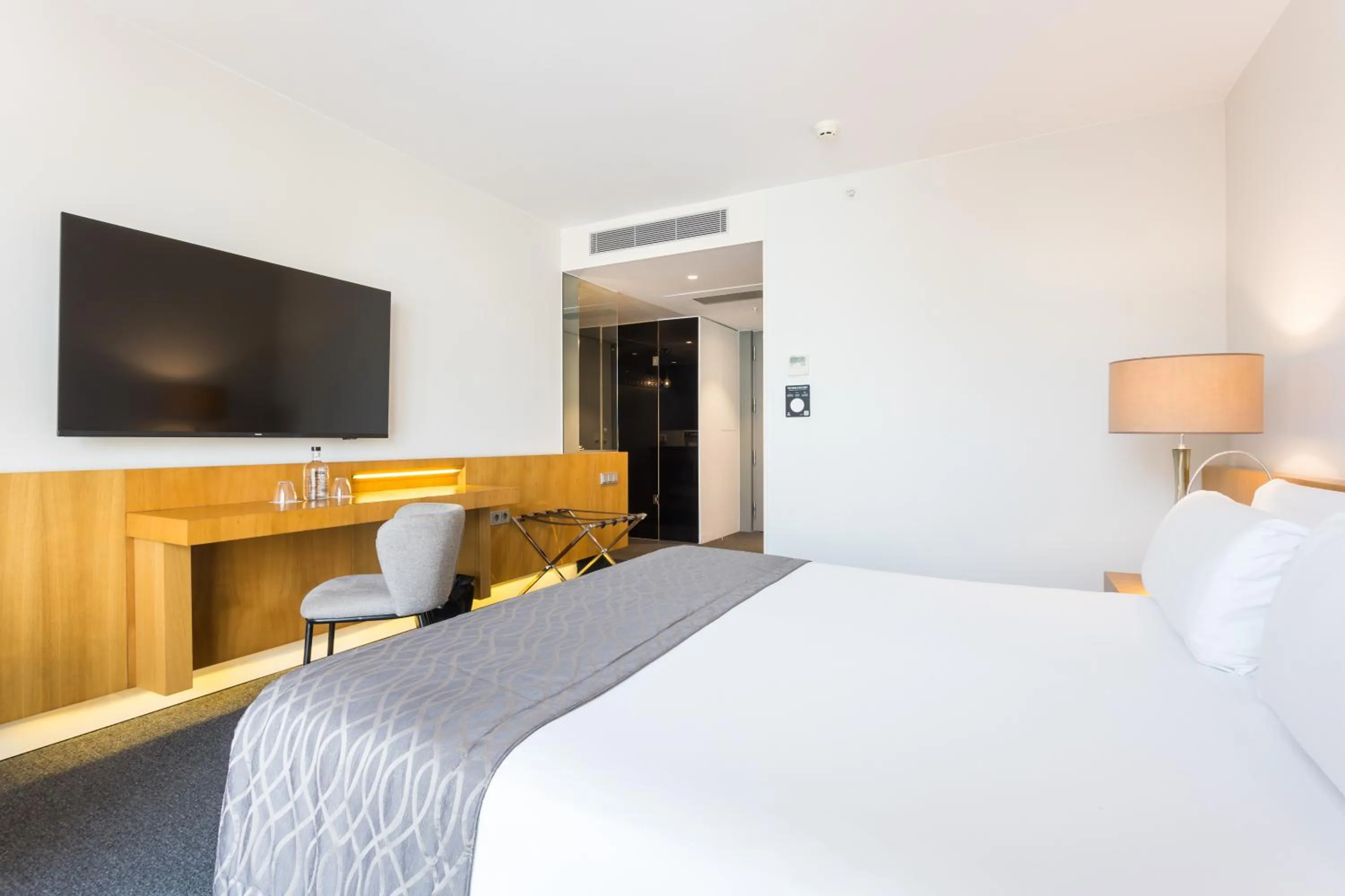 Bed in Hotel Royal Passeig de Gracia