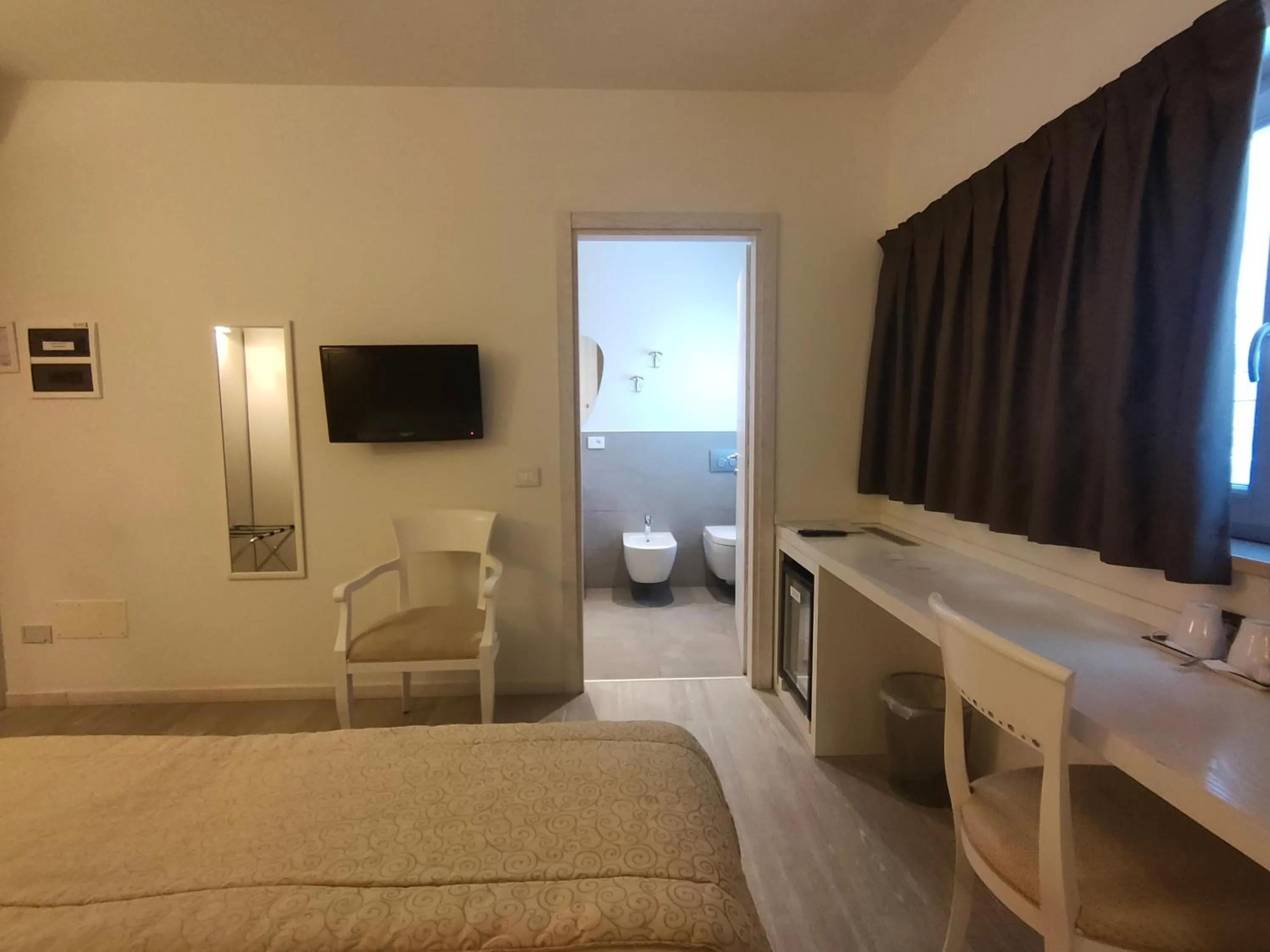 TV and multimedia, Bed in Nuova Opera Rooms & Apartment