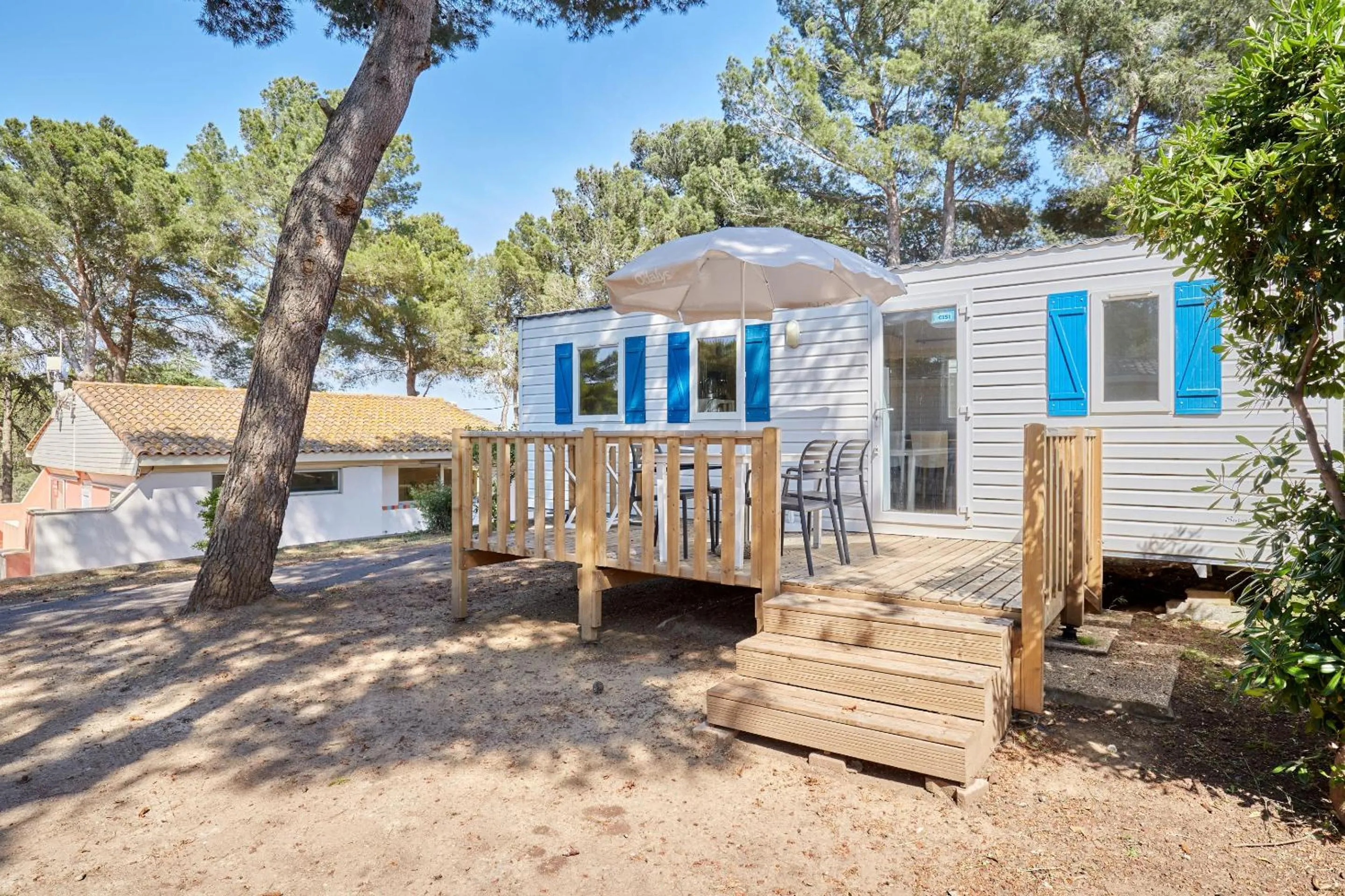 Property building in Domaine Résidentiel de Plein Air Odalys La Pinède