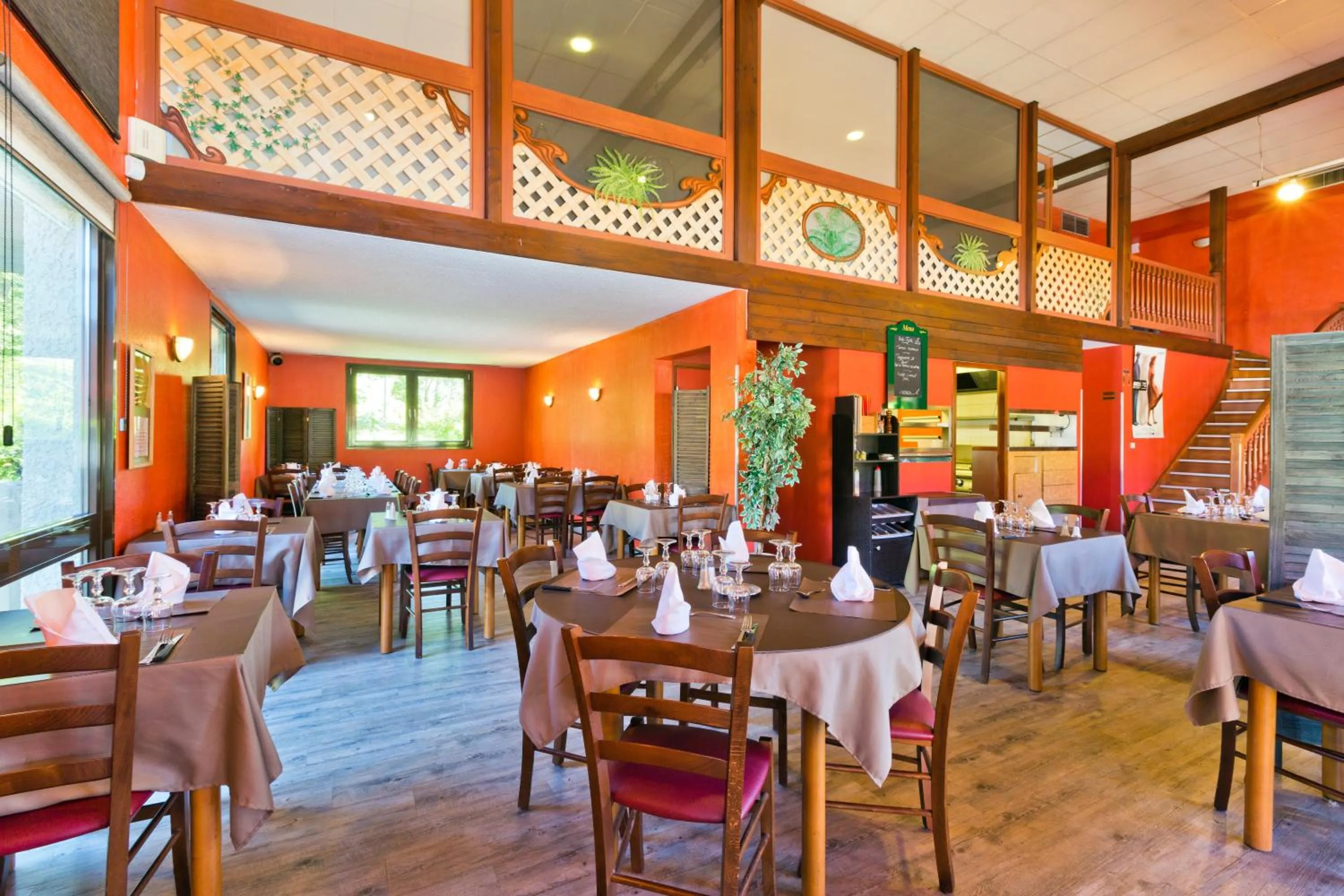 Restaurant/places to eat in Logis Albhotel Grill