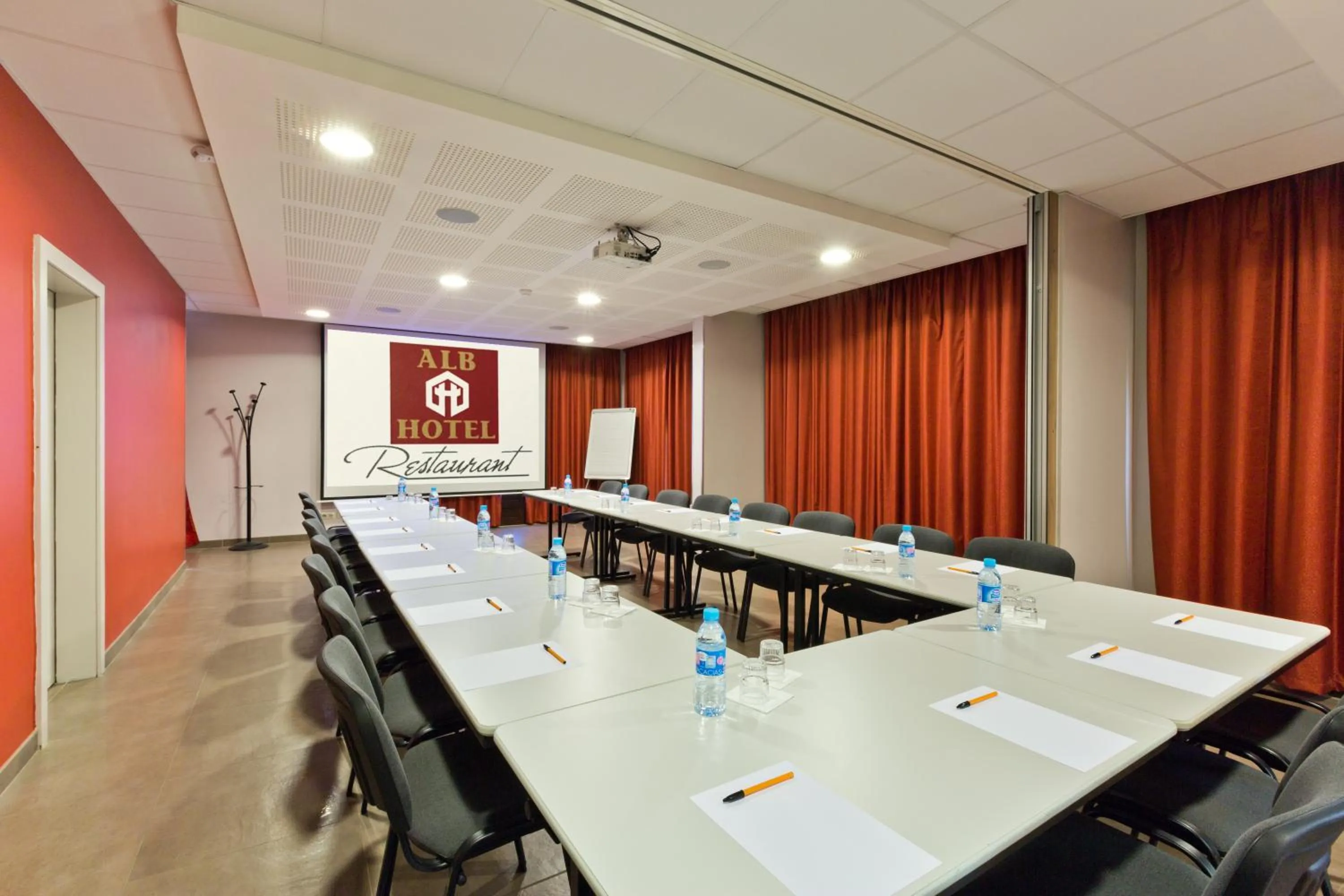 Meeting/conference room in Logis Albhotel Grill