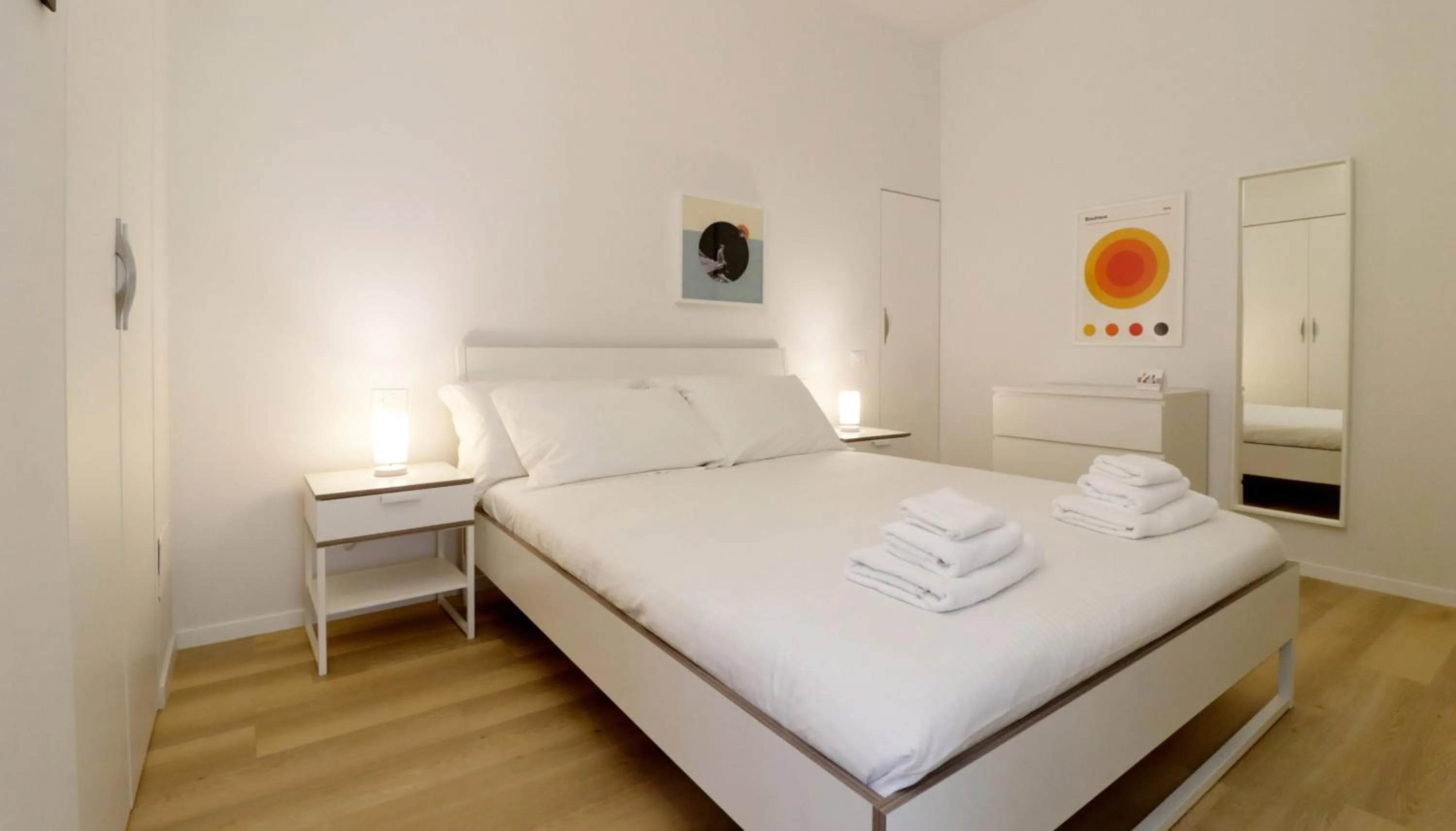 Photo of the whole room, Bed in Italianway Easy - Piero della Francesca 19 A