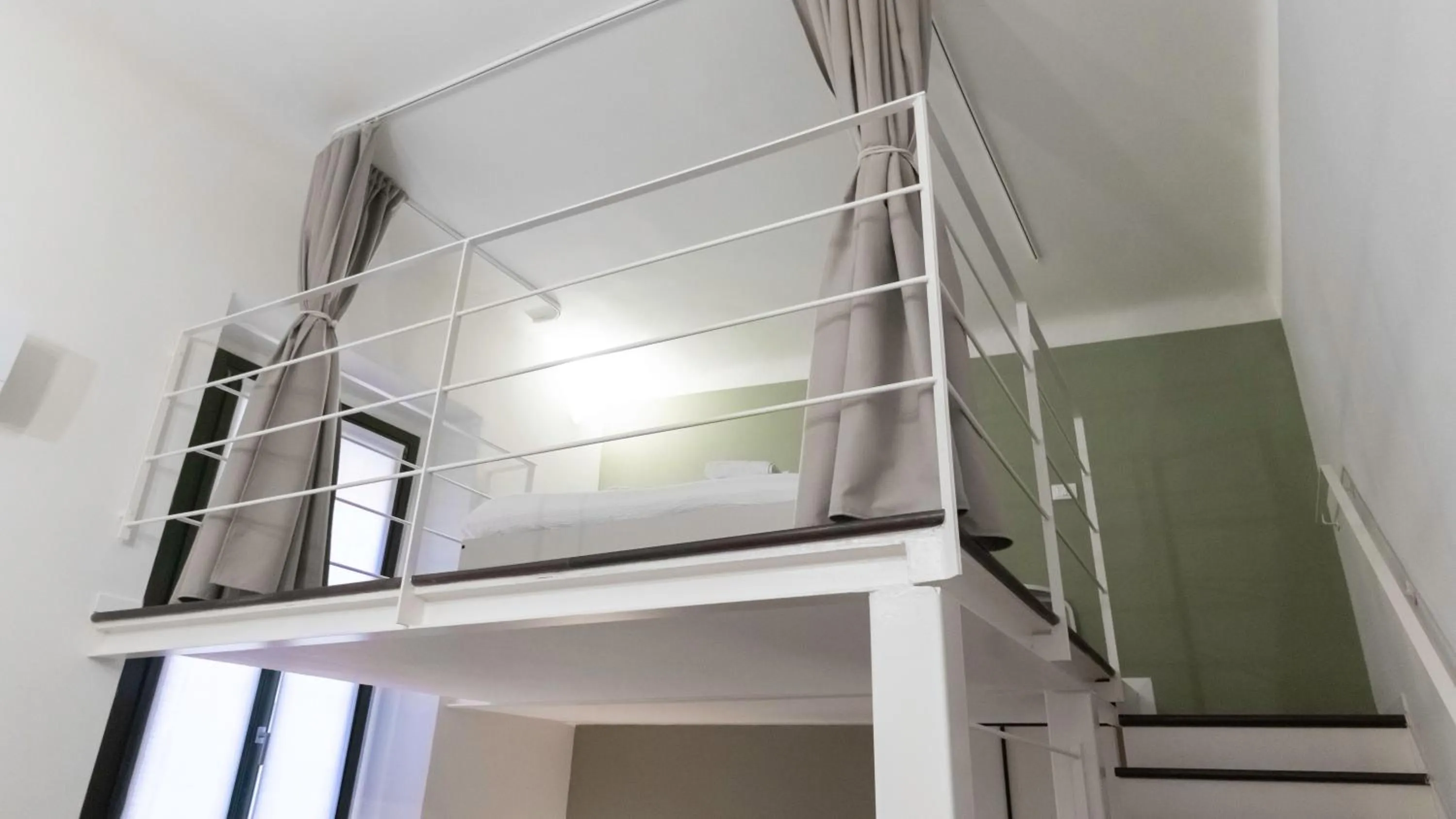 Photo of the whole room in Italianway Easy - Piero della Francesca 19 A