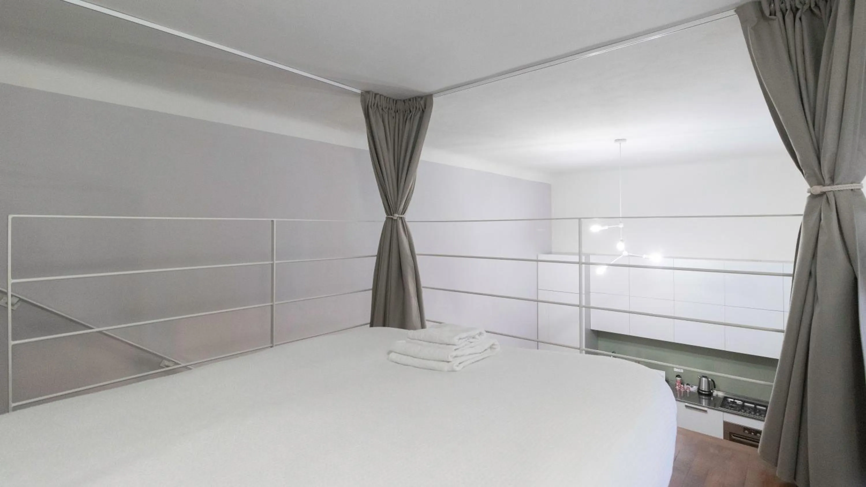 Photo of the whole room, Bed in Italianway Easy - Piero della Francesca 19 A