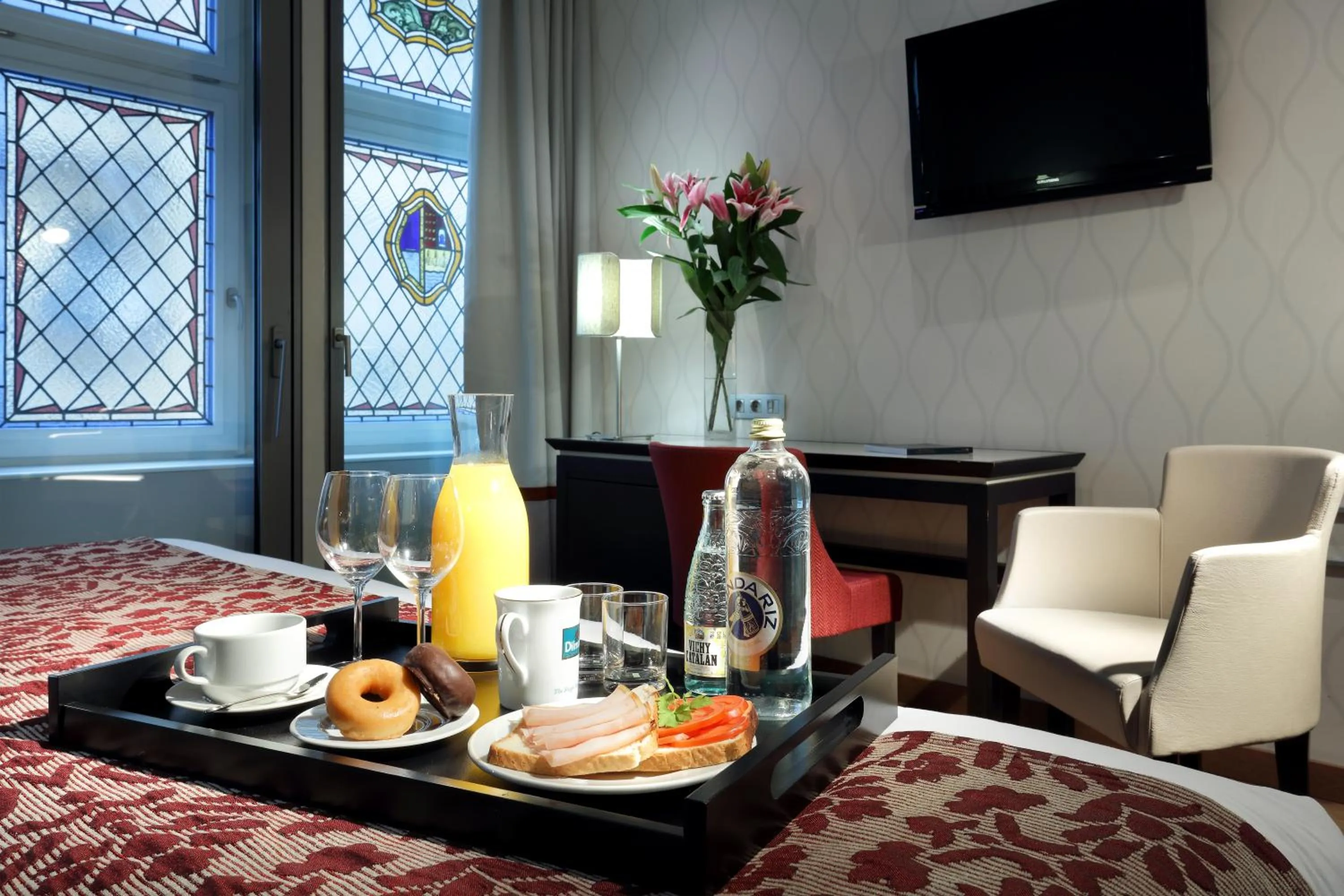 Bed in Eurostars Plaza Mayor