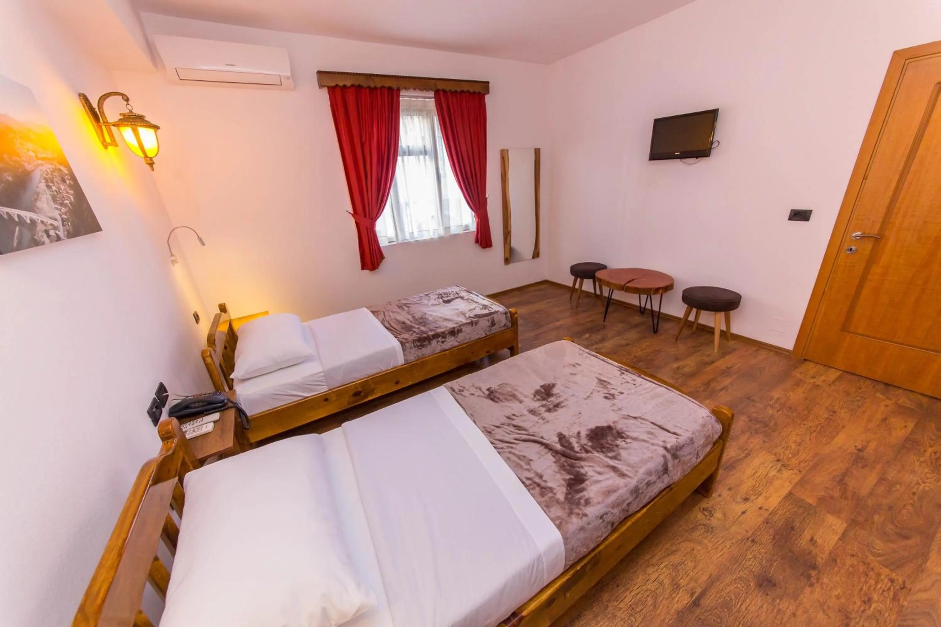 Bedroom, Bed in Heraklis Hotel