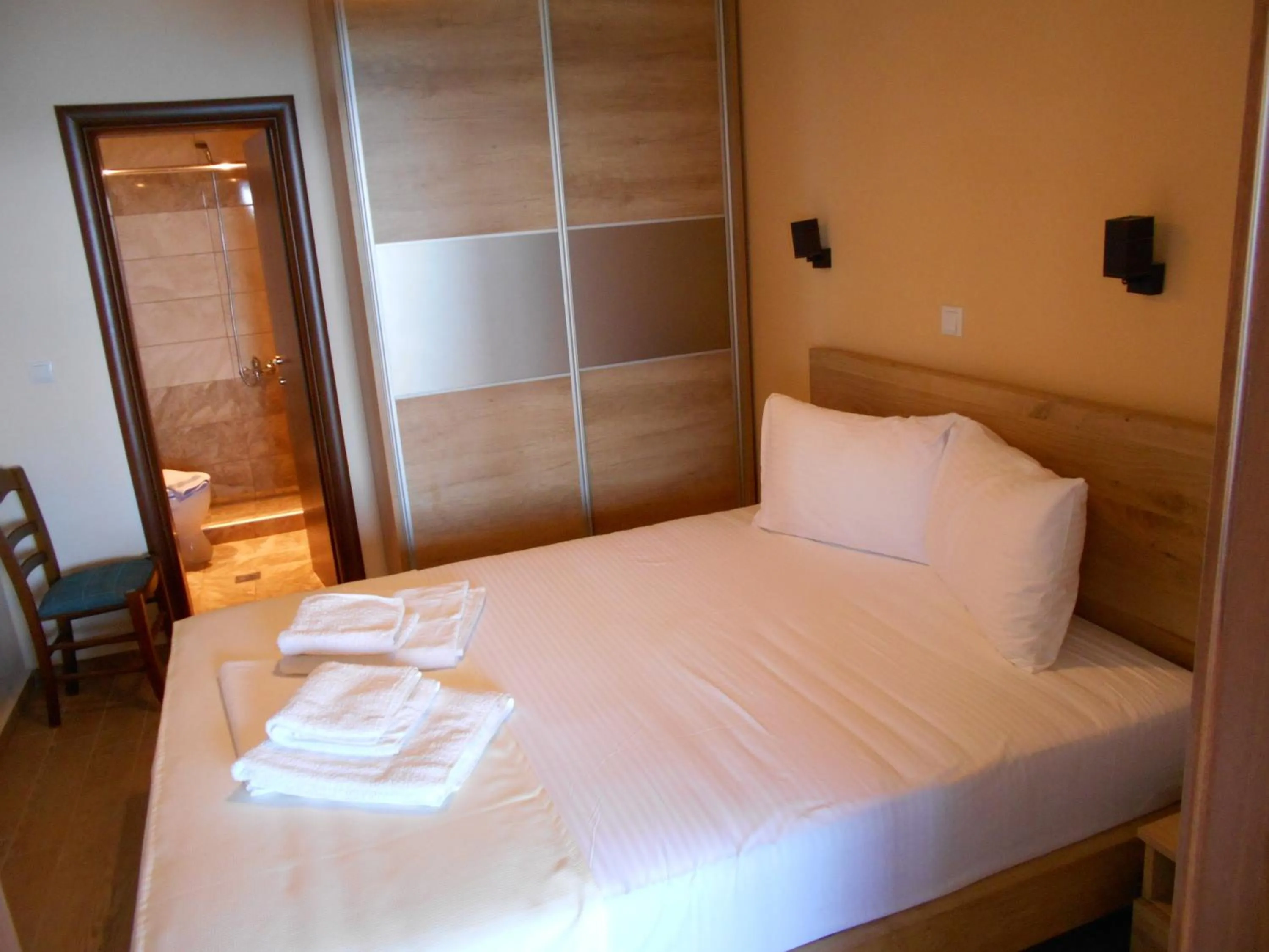 Photo of the whole room, Bed in Olympic Hotel