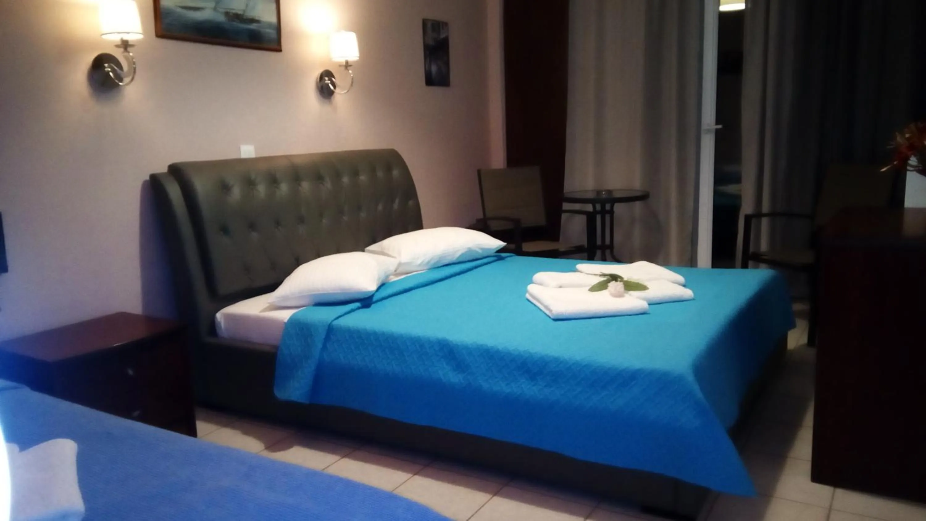 Bedroom, Bed in Olympic Hotel