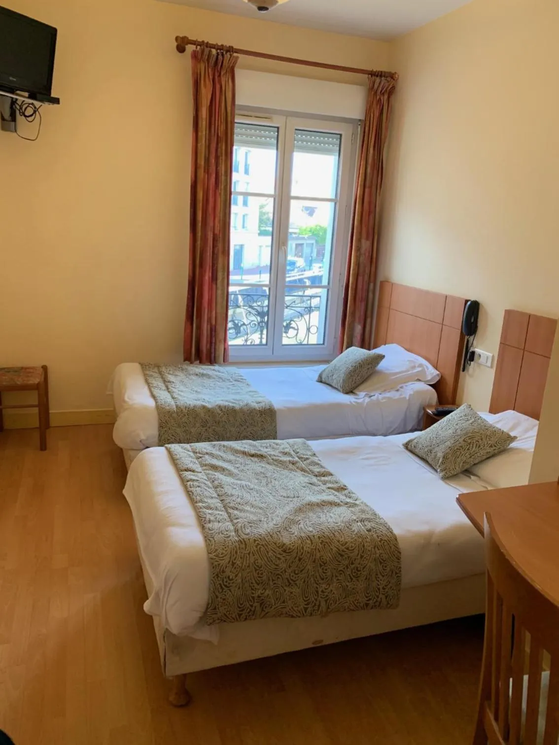 Le Val D'or & Le Theatre