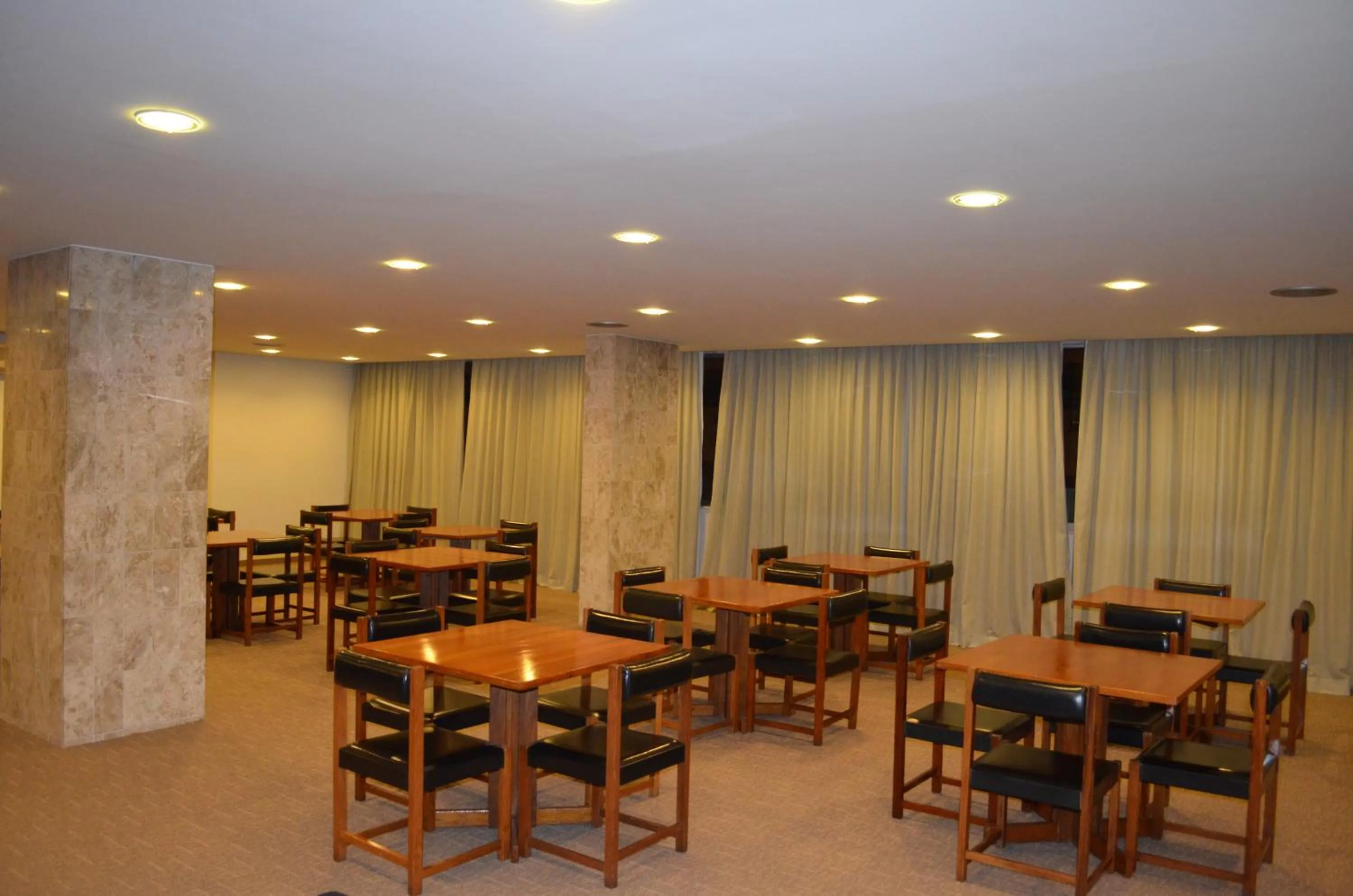 Meeting/conference room in Niteroi Palace Hotel