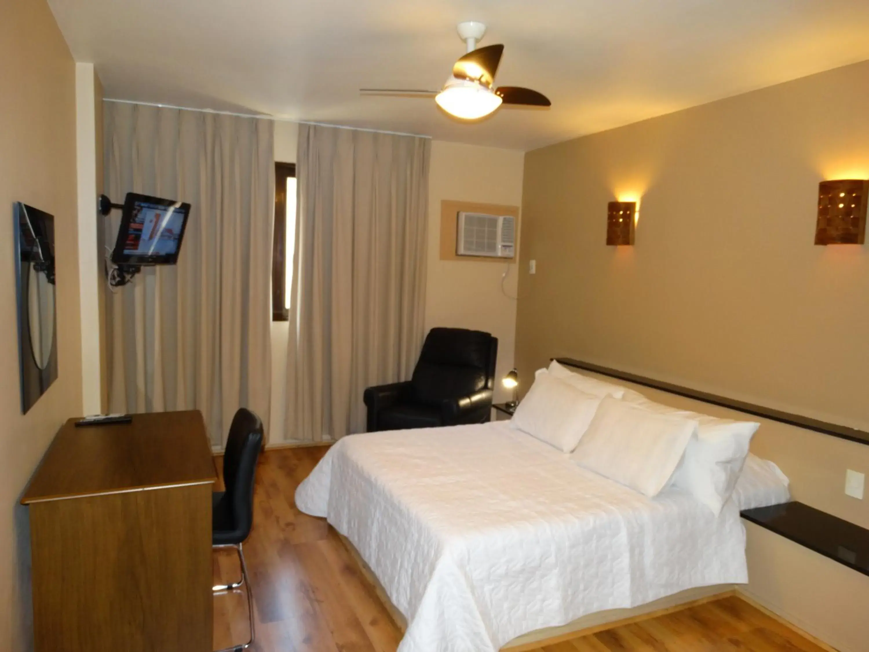 Standard Double Room in Niteroi Palace Hotel Standard Double Room in Niteroi Palace Hotel