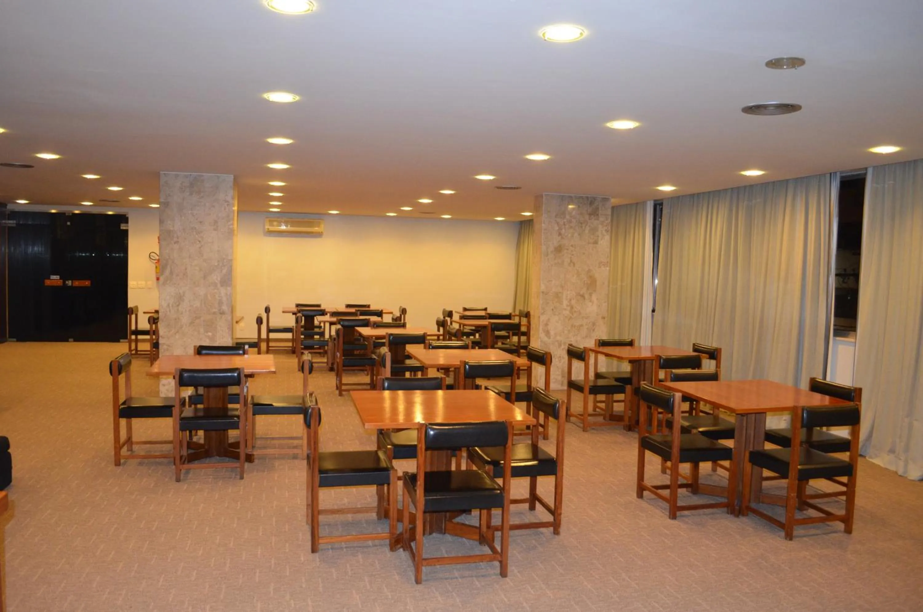 Meeting/conference room in Niteroi Palace Hotel