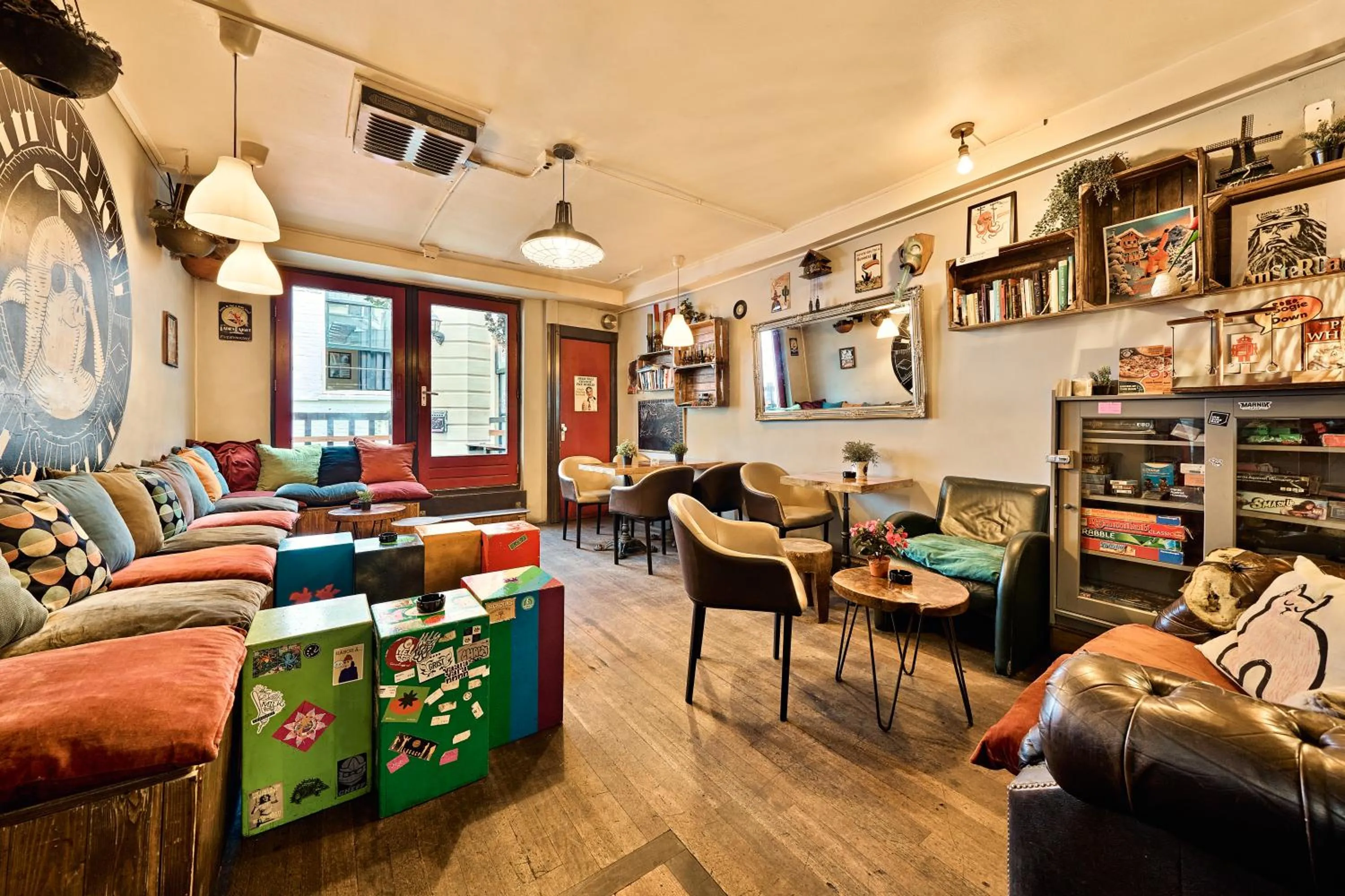 Lounge or bar in Flying Pig Downtown