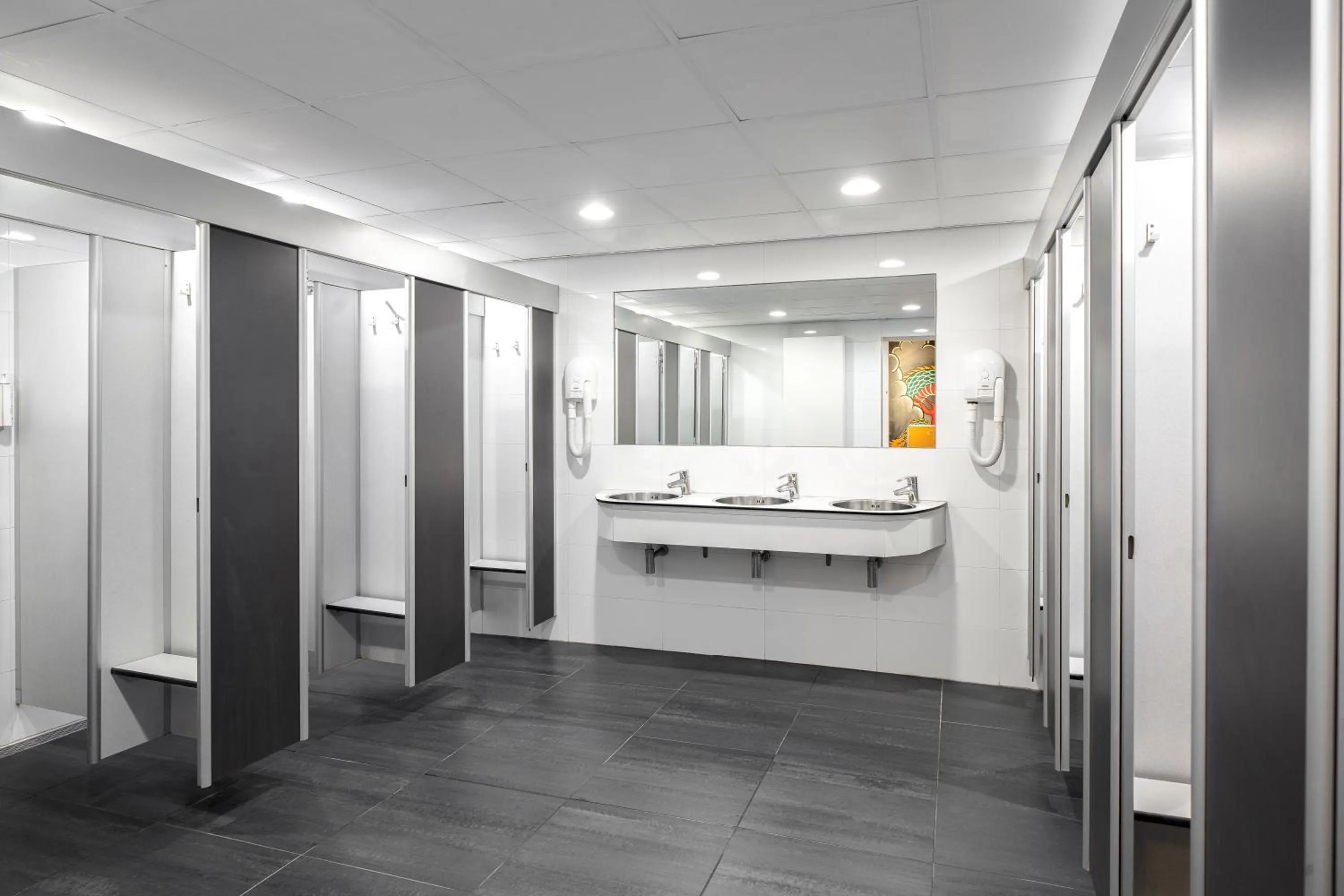 Shower in Flying Pig Downtown